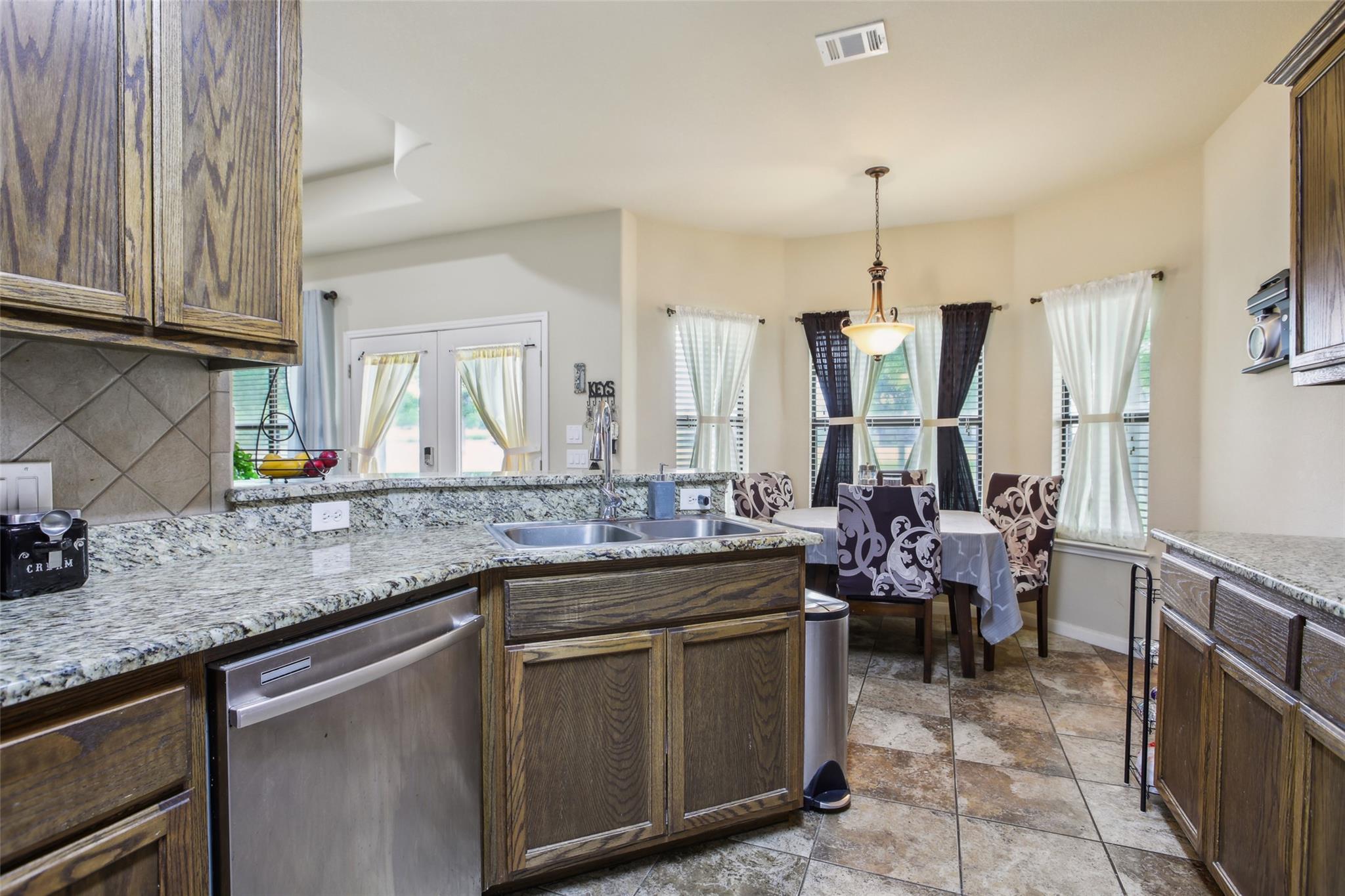 2300 Tumbleweed Trl, Dale, TX 78616