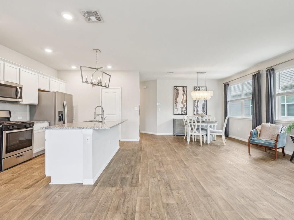 709 Bluffview Dr, Bastrop, TX 78602