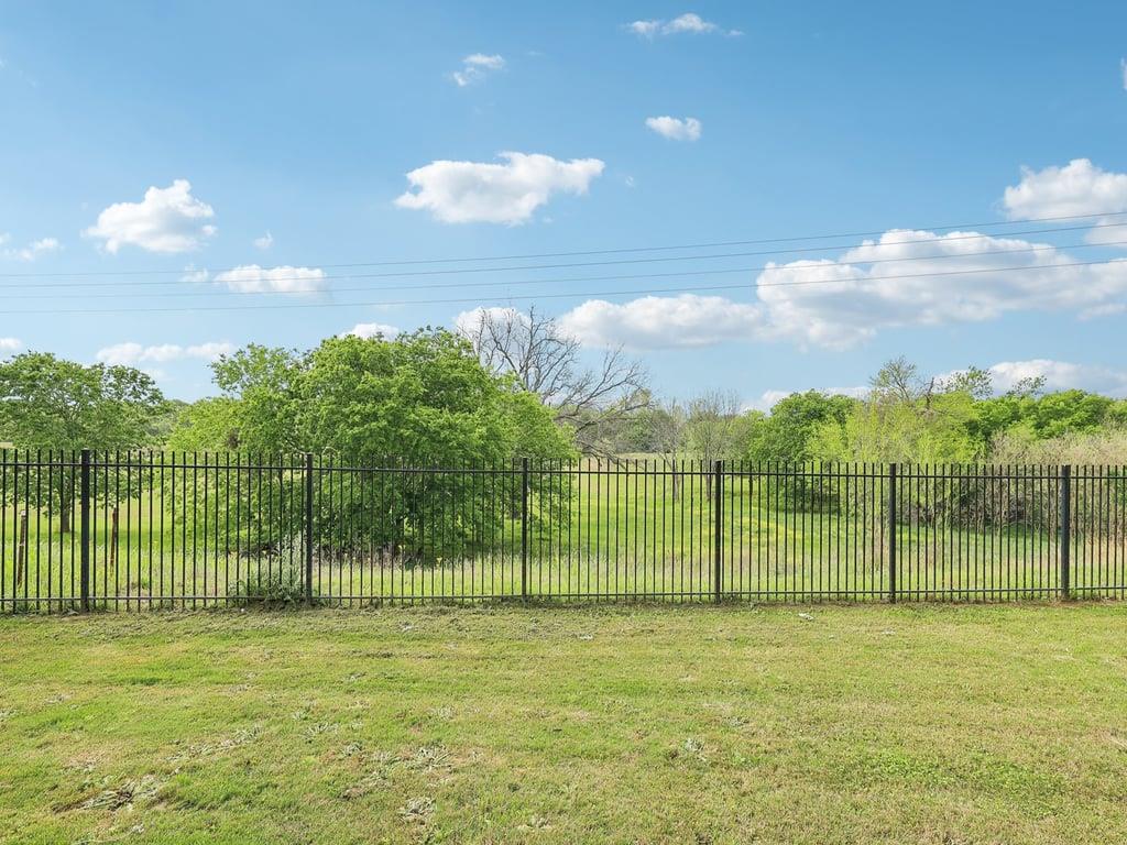 709 Bluffview Dr, Bastrop, TX 78602