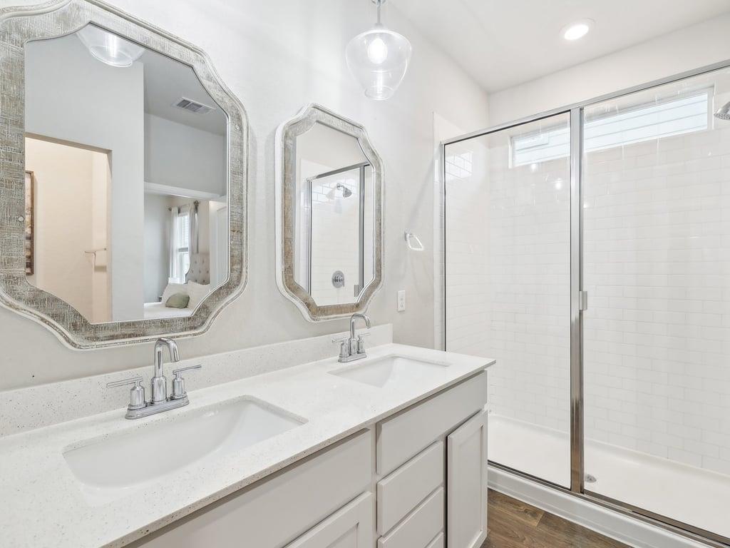 709 Bluffview Dr, Bastrop, TX 78602