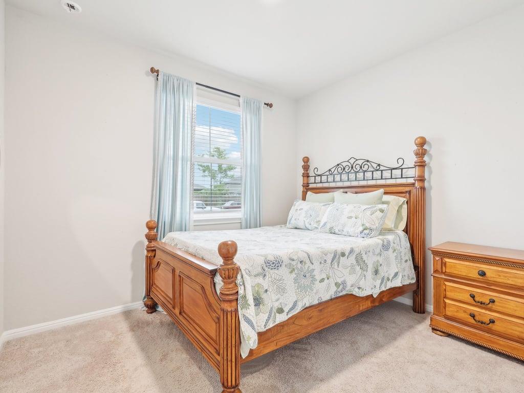 709 Bluffview Dr, Bastrop, TX 78602