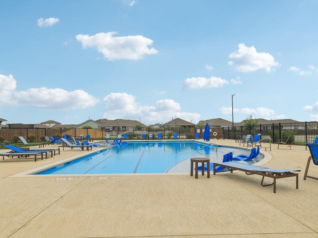 709 Bluffview Dr, Bastrop, TX 78602