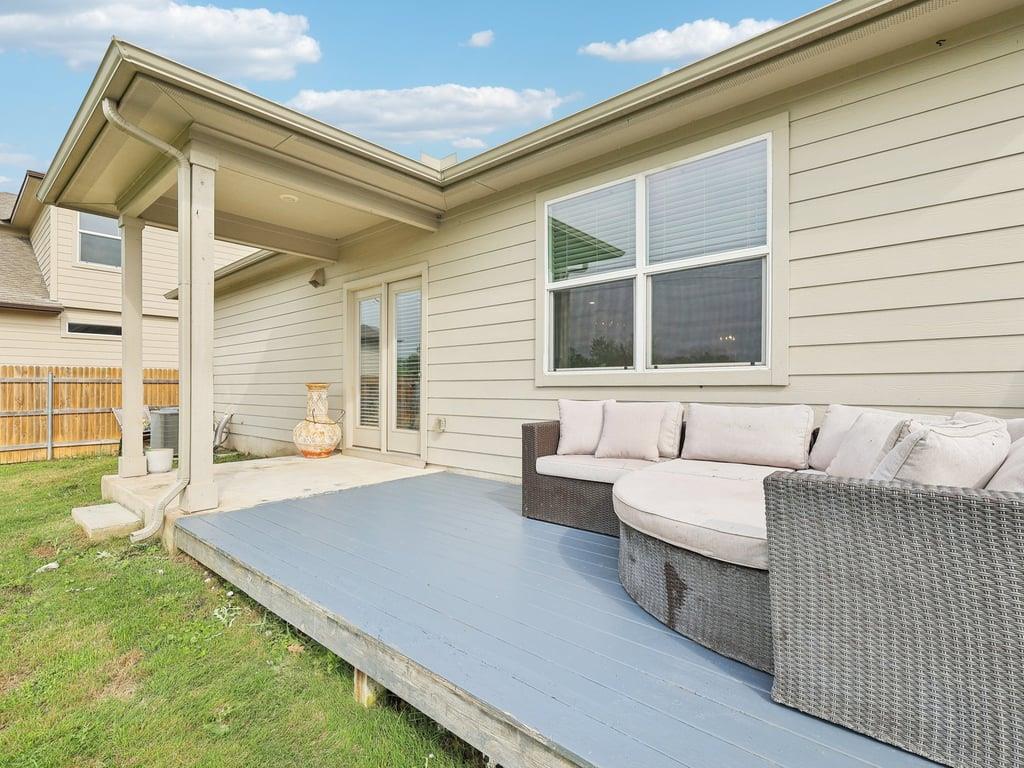 709 Bluffview Dr, Bastrop, TX 78602