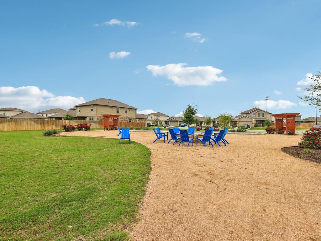 709 Bluffview Dr, Bastrop, TX 78602