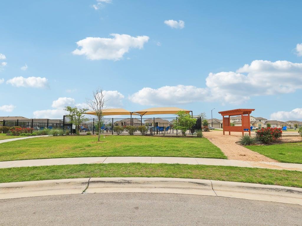 709 Bluffview Dr, Bastrop, TX 78602