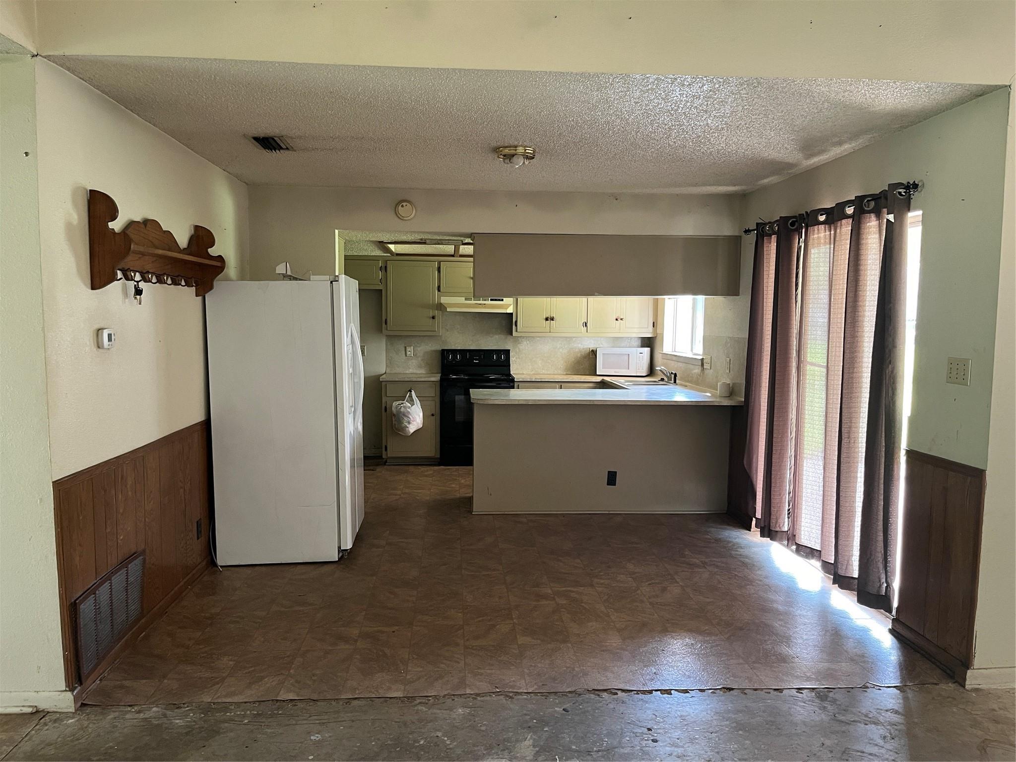 313 Golden Oaks Dr, Georgetown, TX 78628