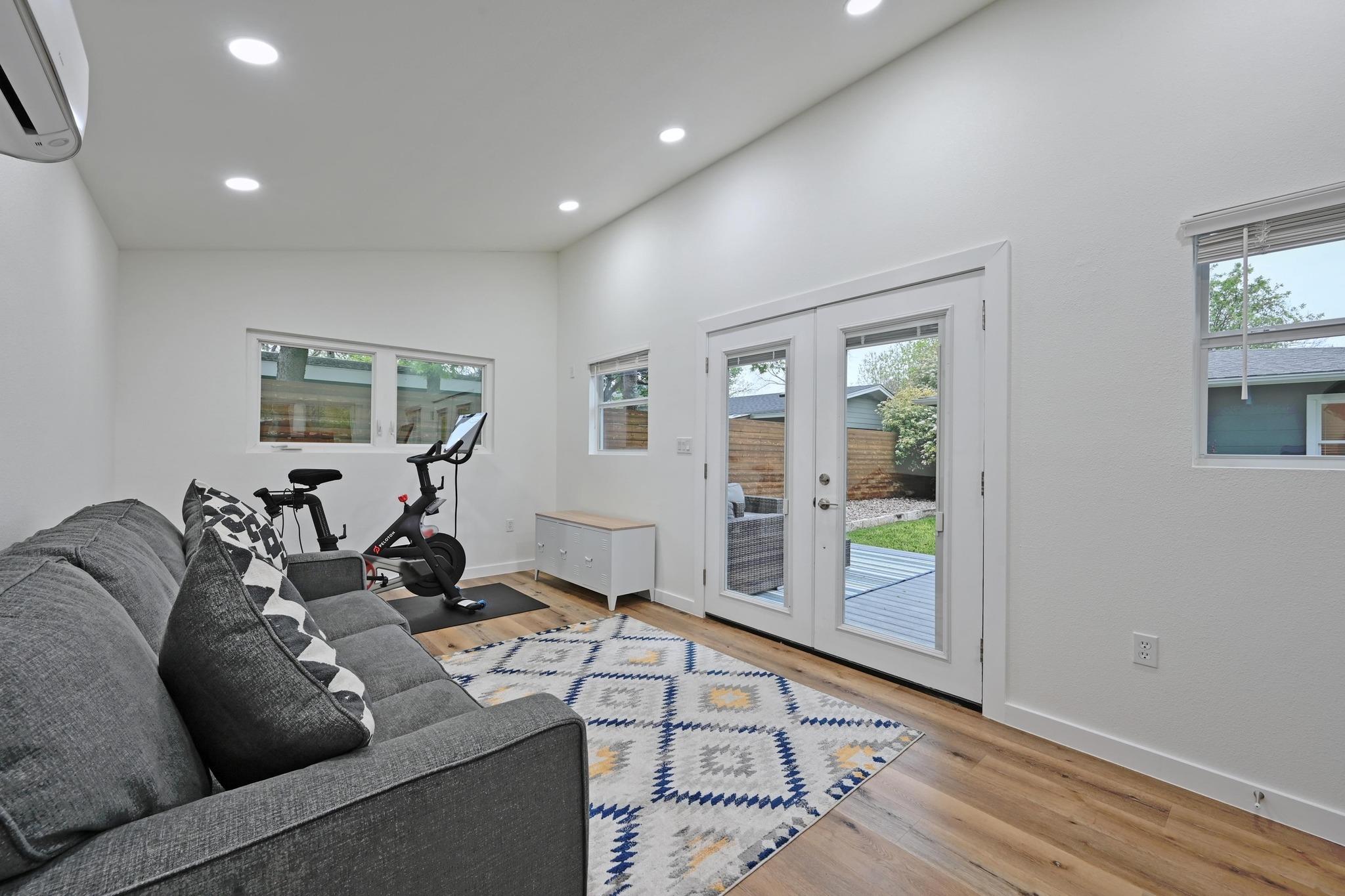 7511 Saint Cecelia St, Austin, TX 78757