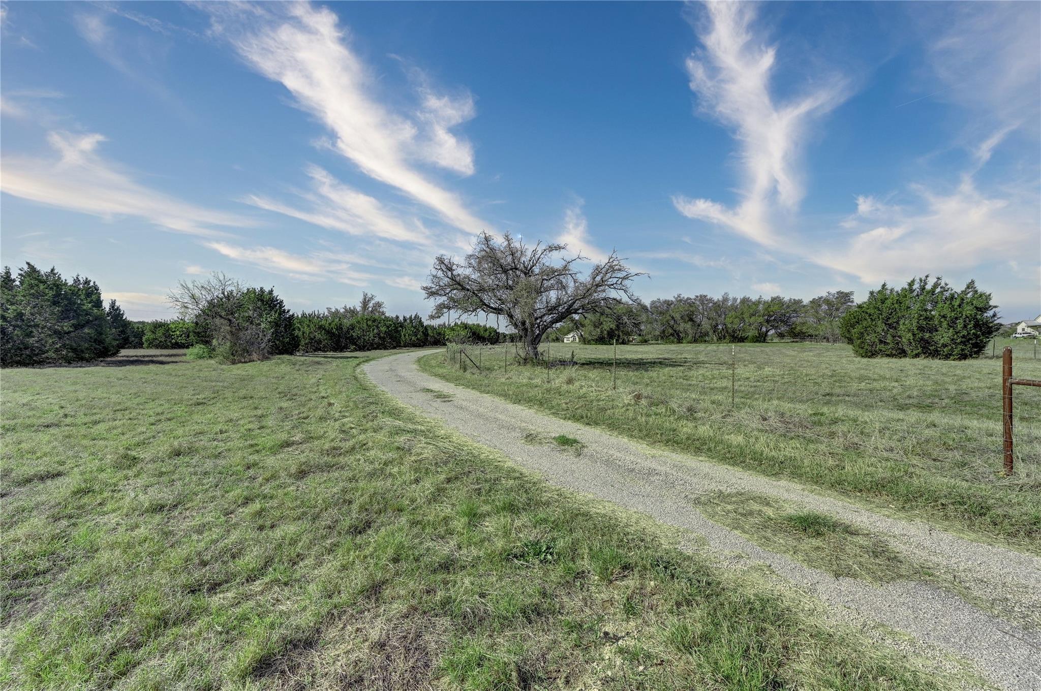310 Craigen Rd, Liberty Hill, TX 78642