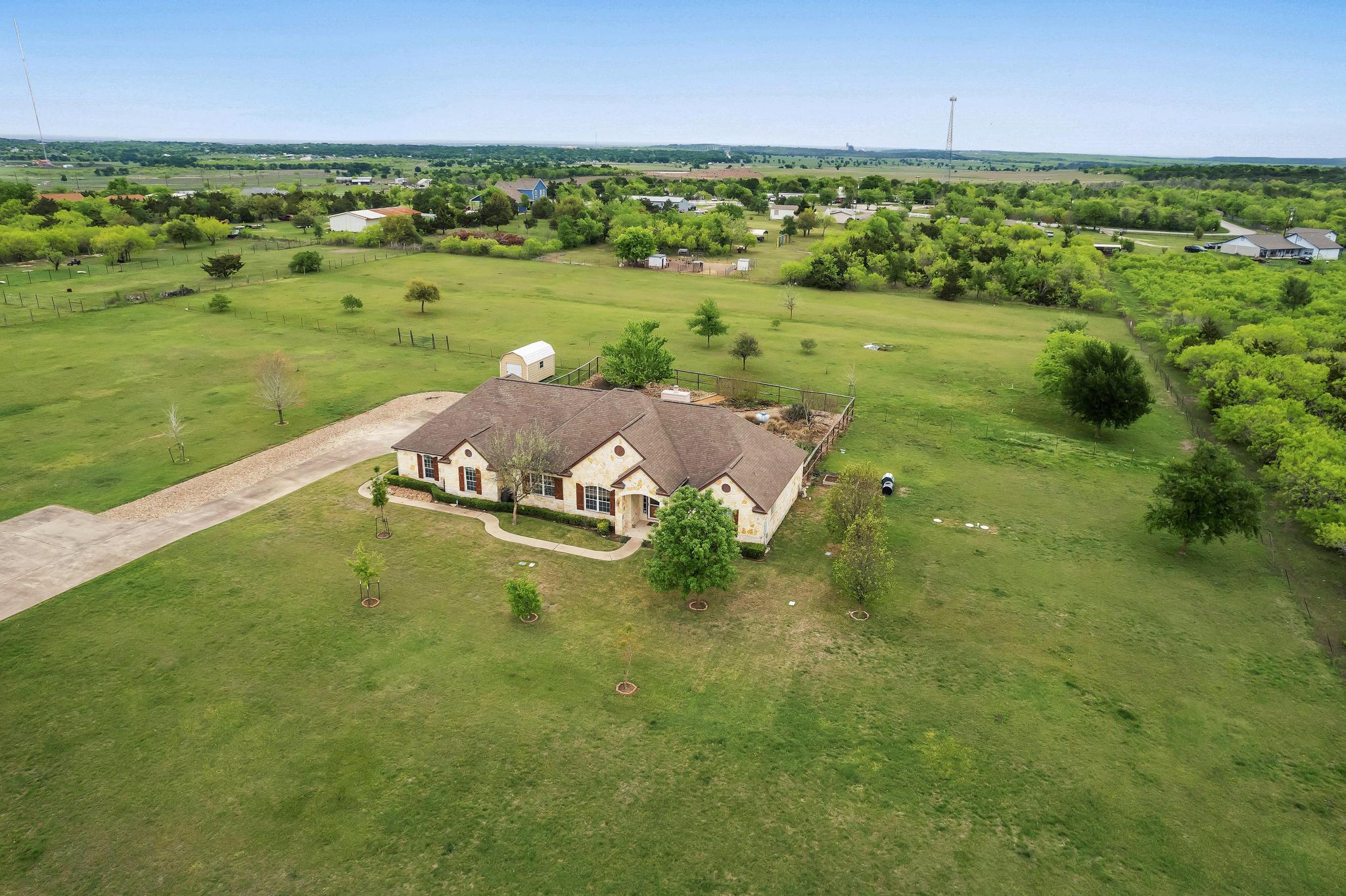144 Escondido Dr, Del Valle, TX 78617