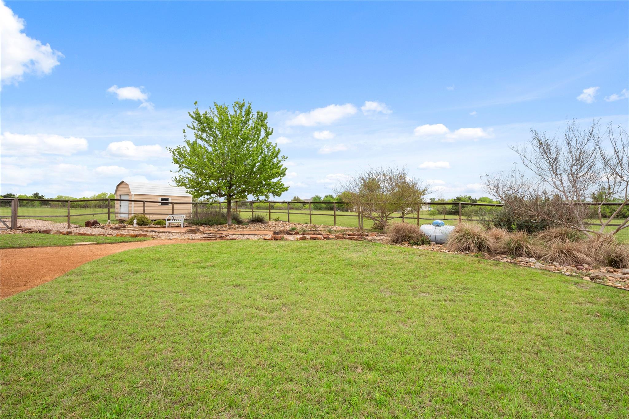 144 Escondido Dr, Del Valle, TX 78617