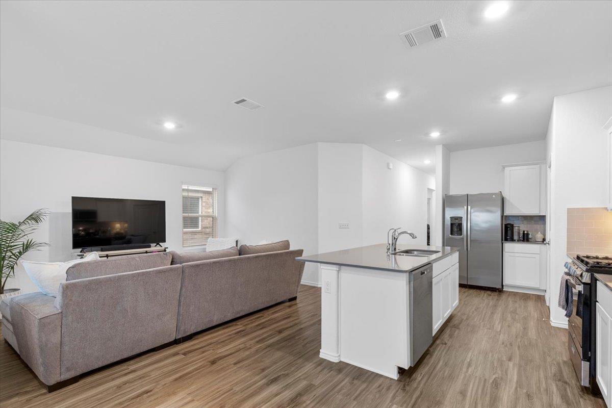 112 Vintage Dr, San Marcos, TX 78666