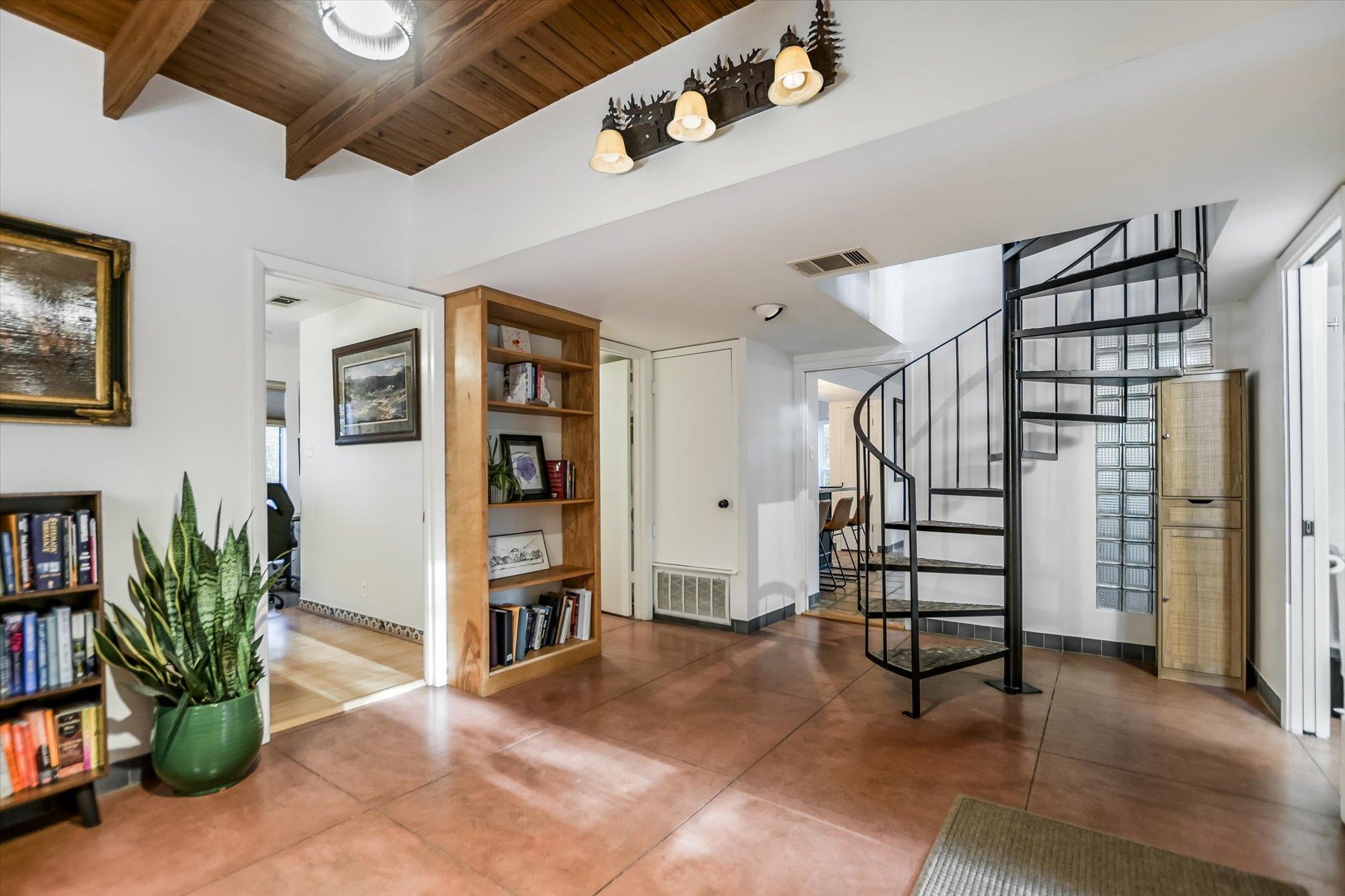 302 N Lake Hills Dr, Austin, TX 78733