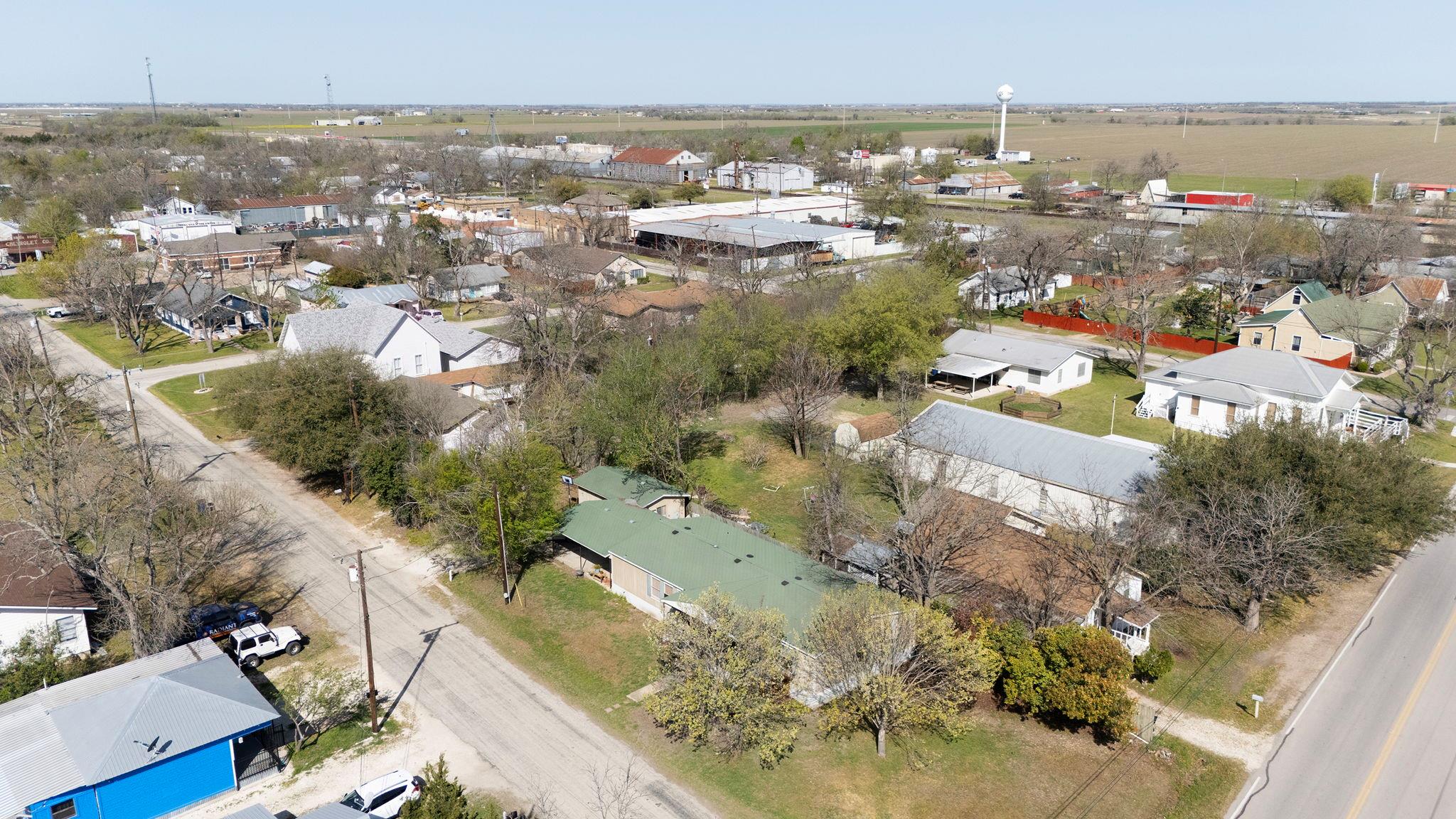 209 E Sheldon Ave, Thrall, TX 76578