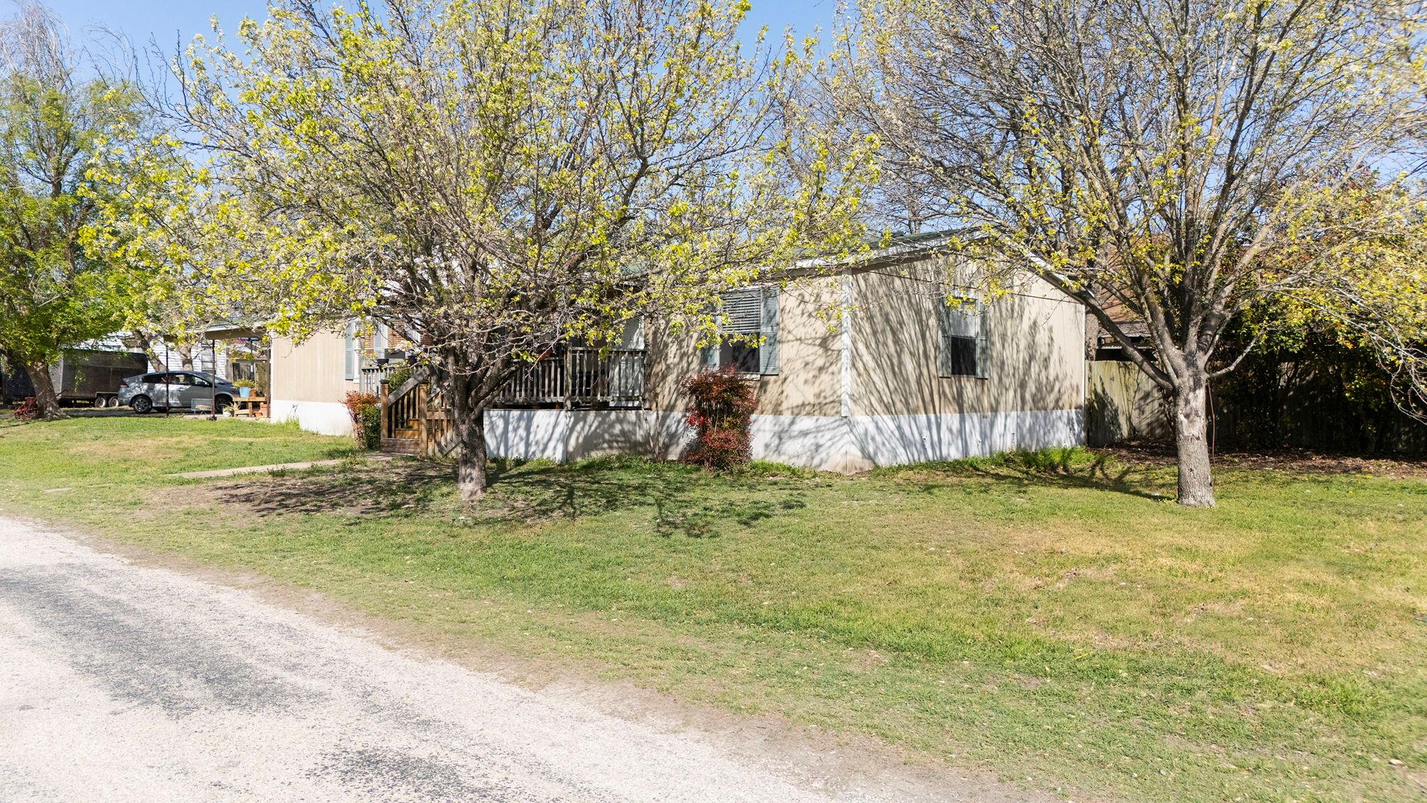 209 E Sheldon Ave, Thrall, TX 76578