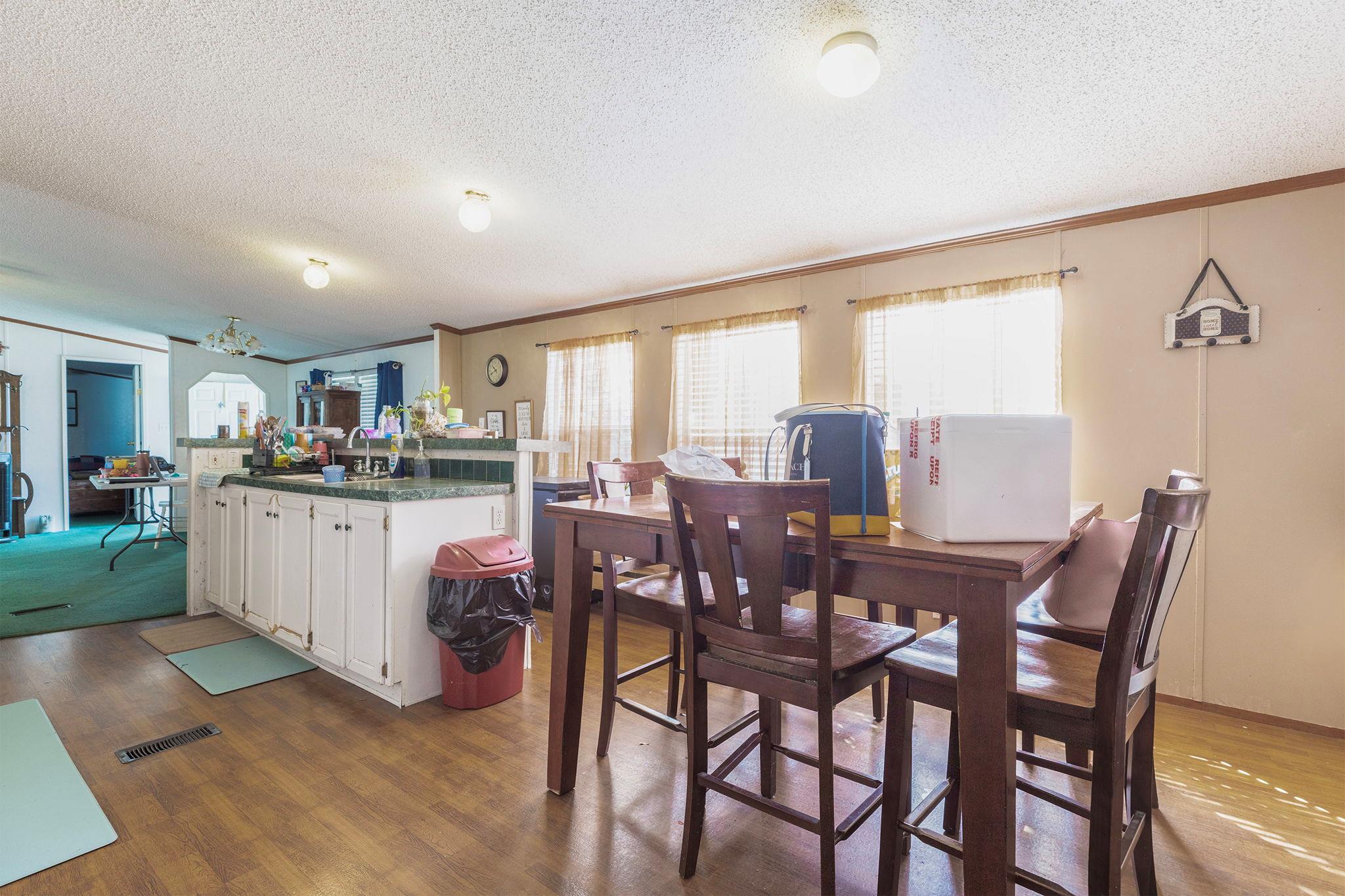 209 E Sheldon Ave, Thrall, TX 76578