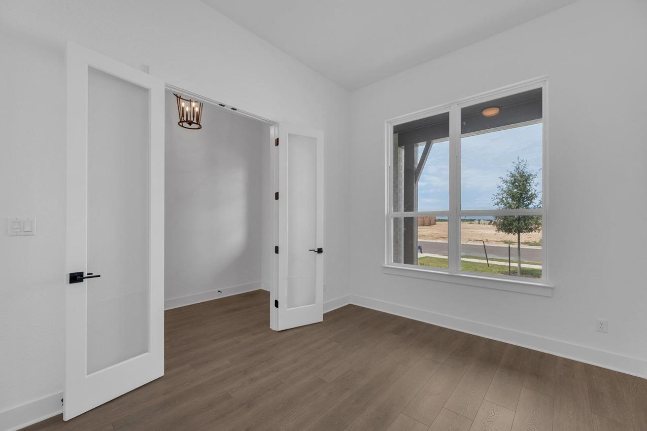 116 Lookout Point Dr, Liberty Hill, TX 78642