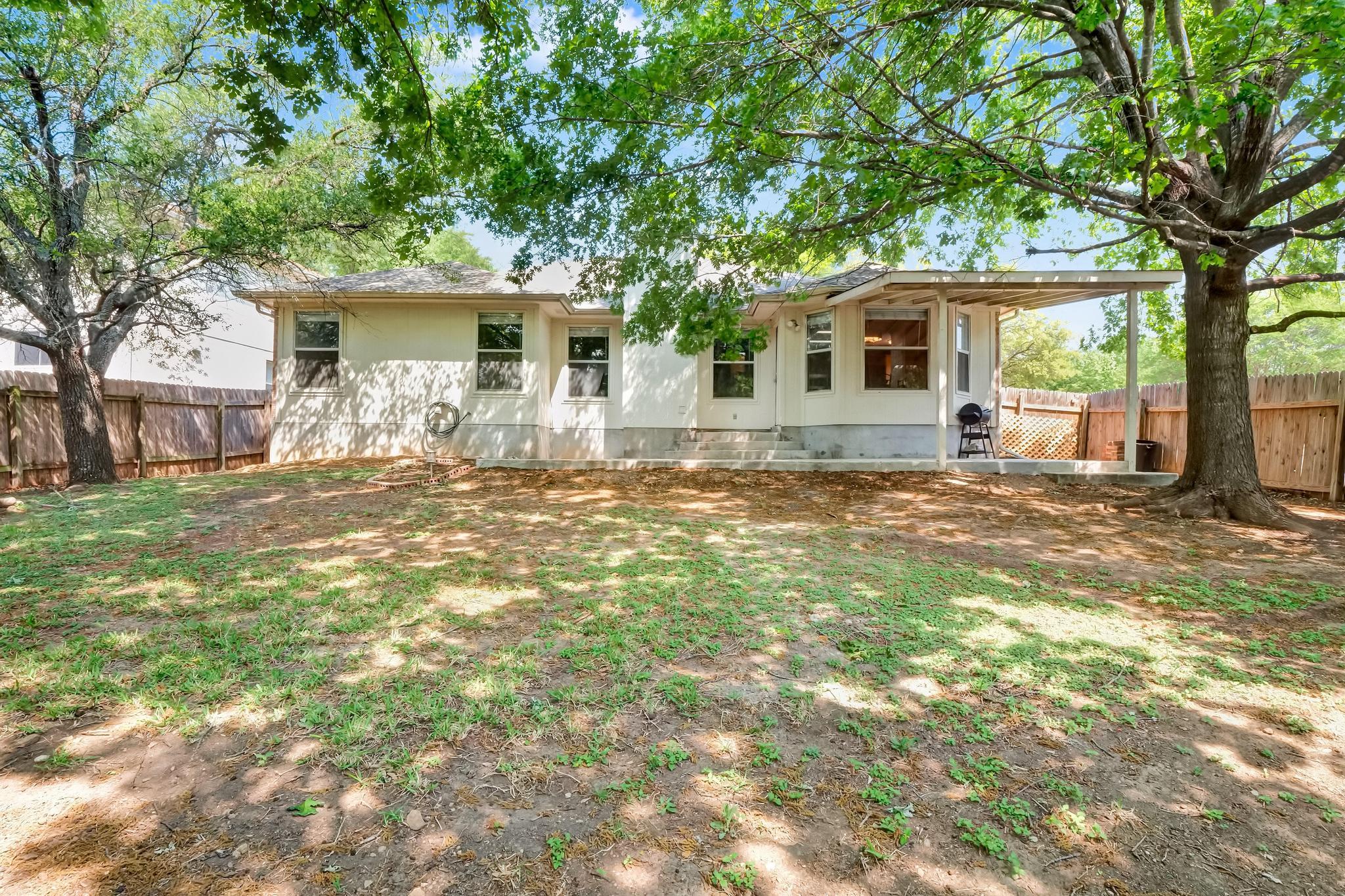 1415 Quicksilver Cir, Round Rock, TX 78665