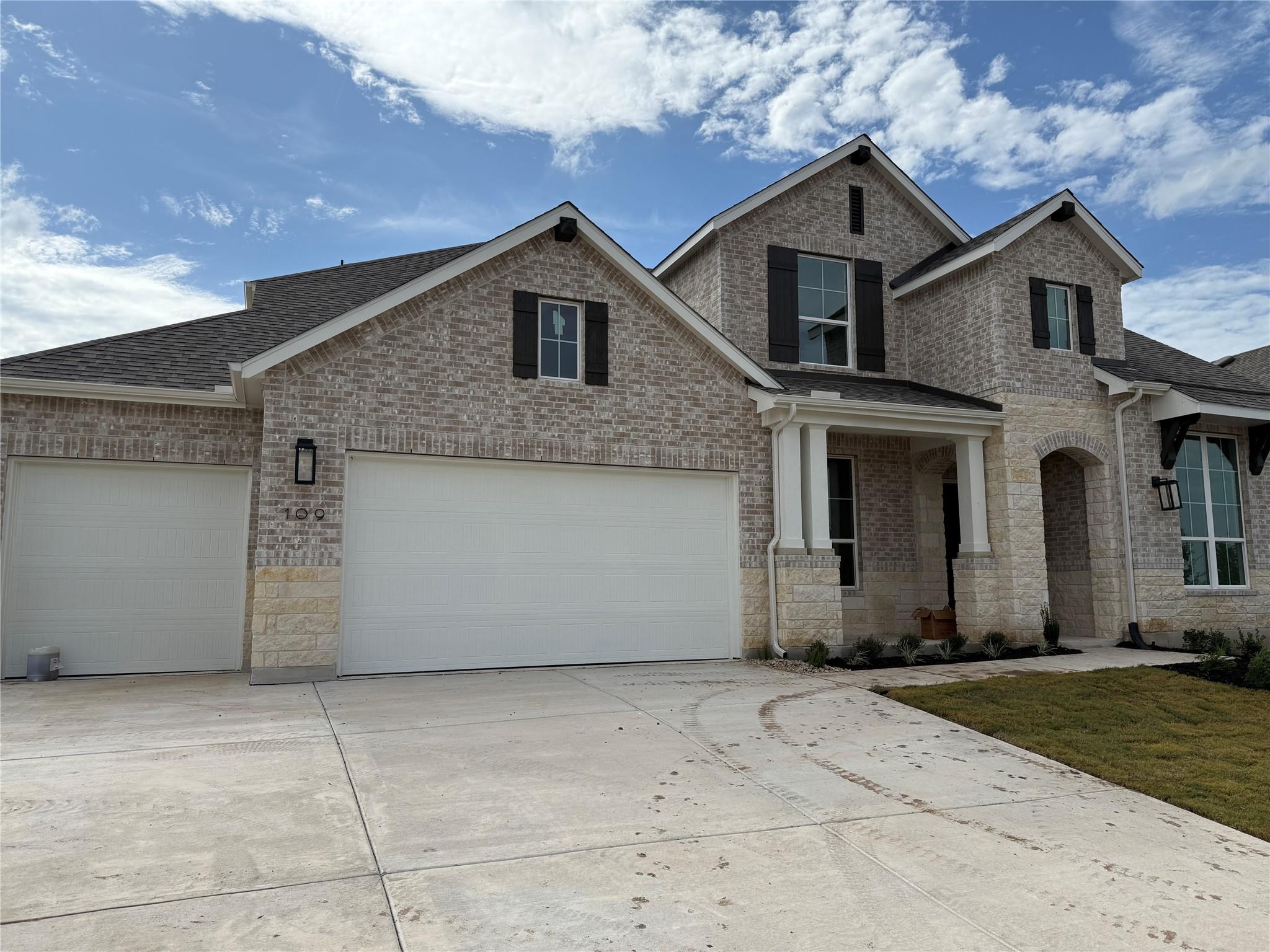 109 Lookout Point Dr, Liberty Hill, TX 78642