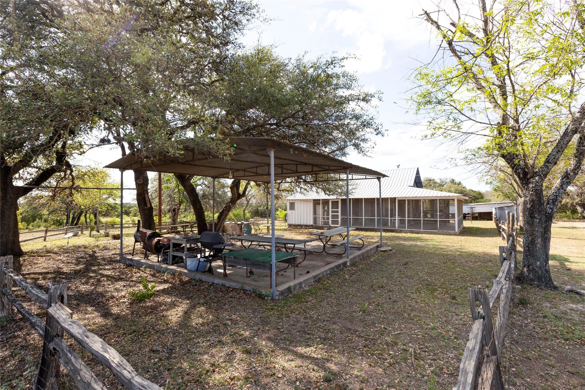 9939 County Road 404, Spicewood, TX 78669