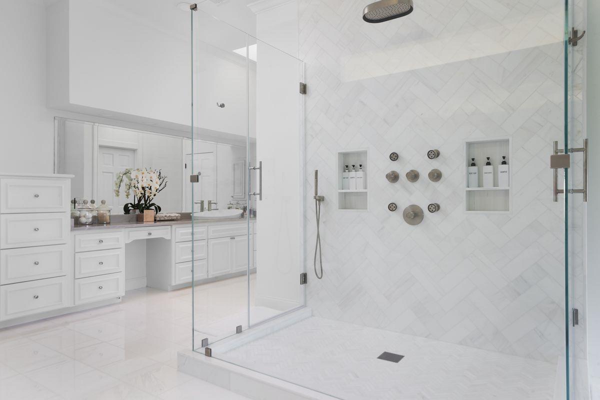 17 Cousteau Ln, Austin, TX 78746