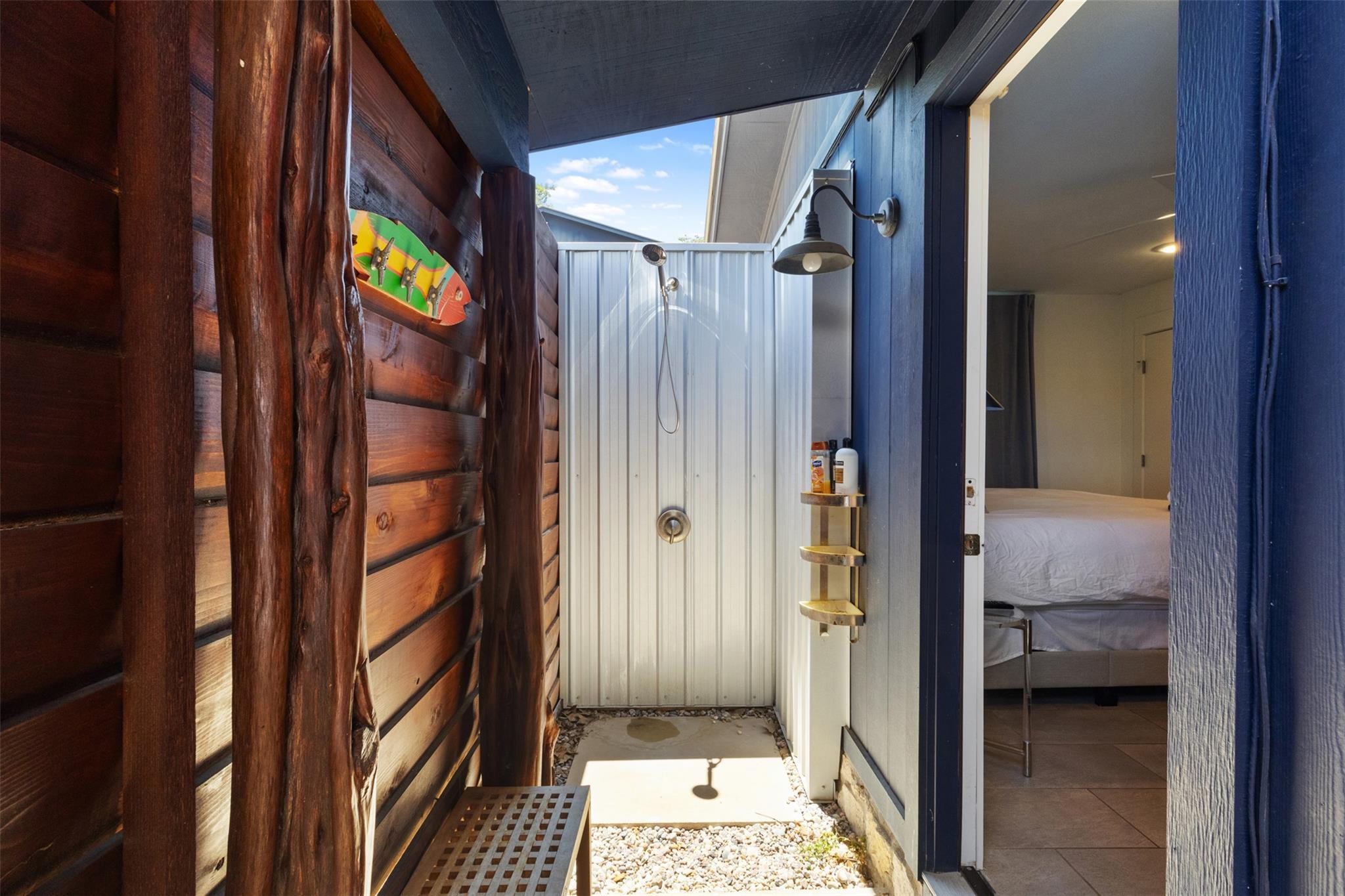 1293 Lake Shore Dr, Spicewood, TX 78669