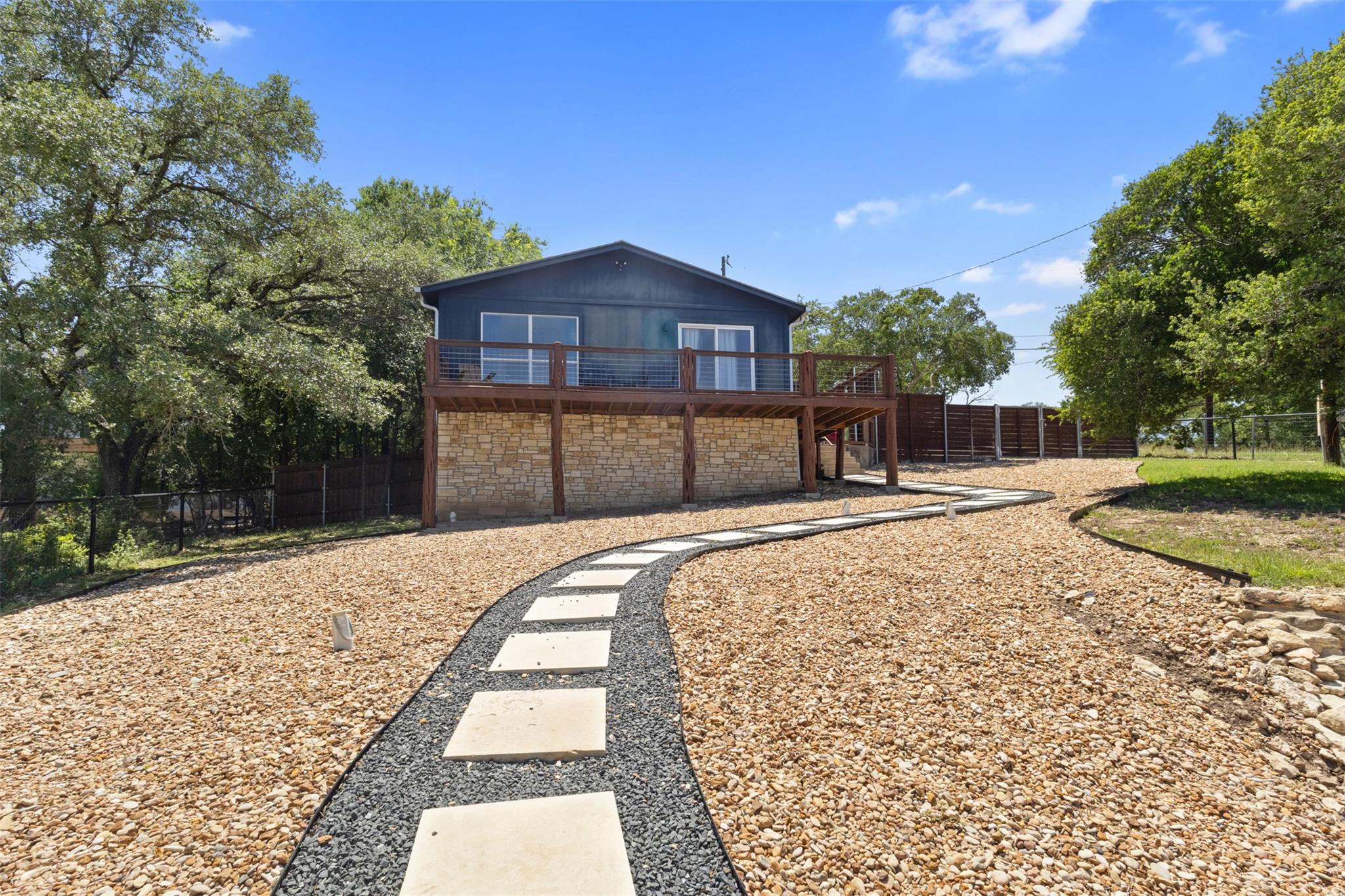 1293 Lake Shore Dr, Spicewood, TX 78669