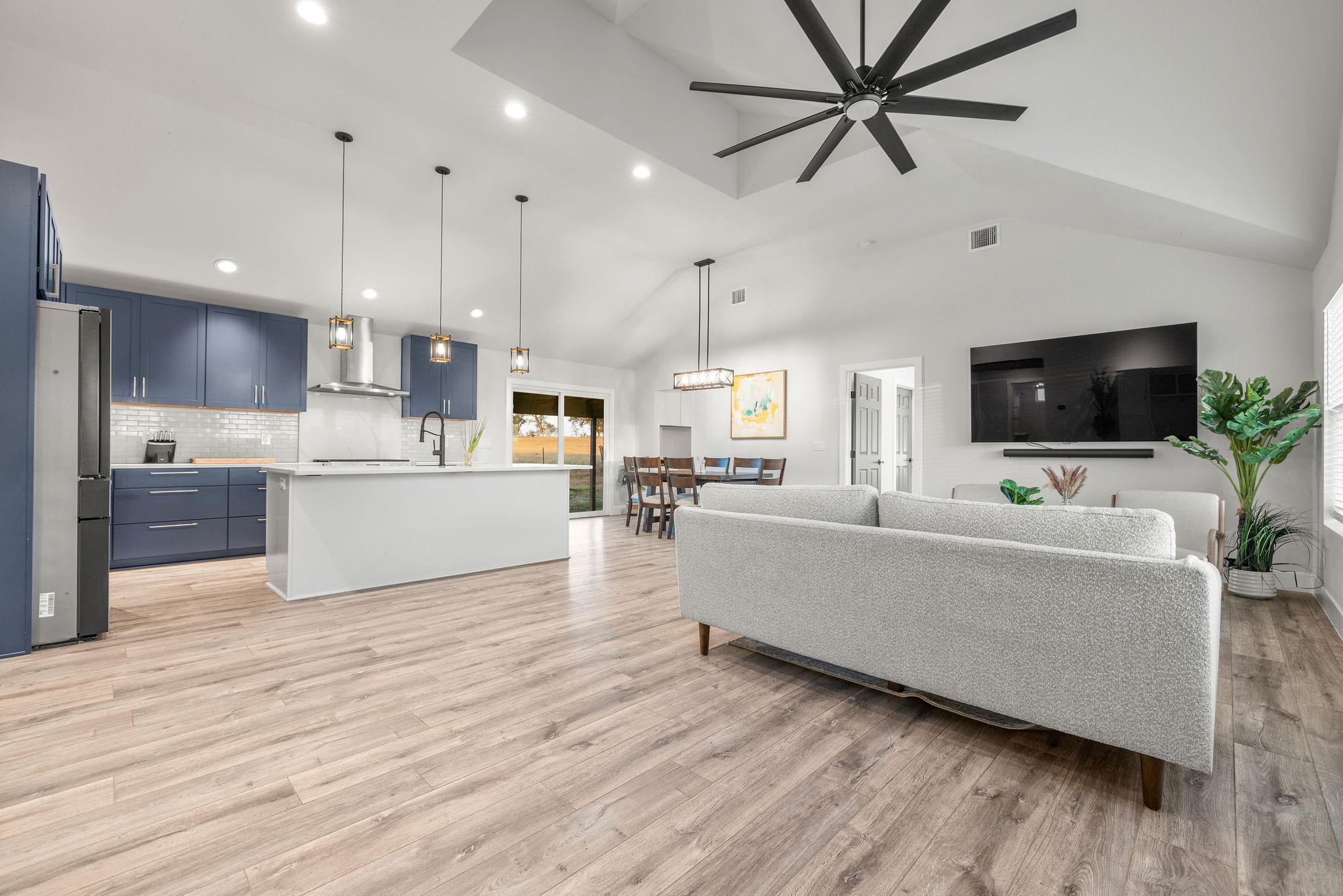 510 Wilson Rd, Red Rock, TX 78662