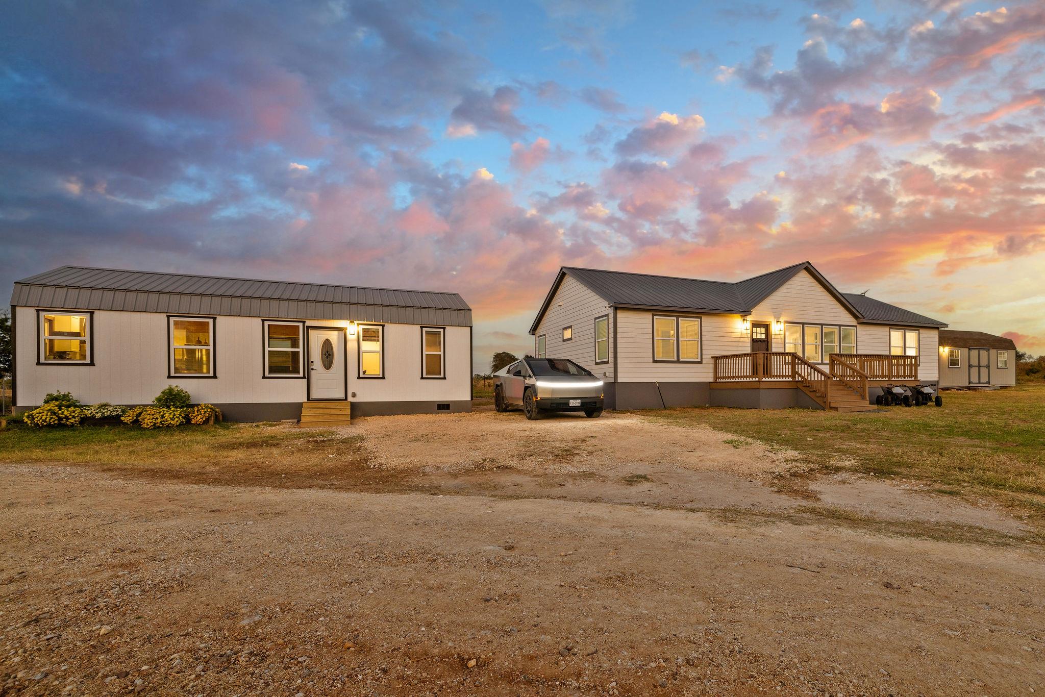 510 Wilson Rd, Red Rock, TX 78662