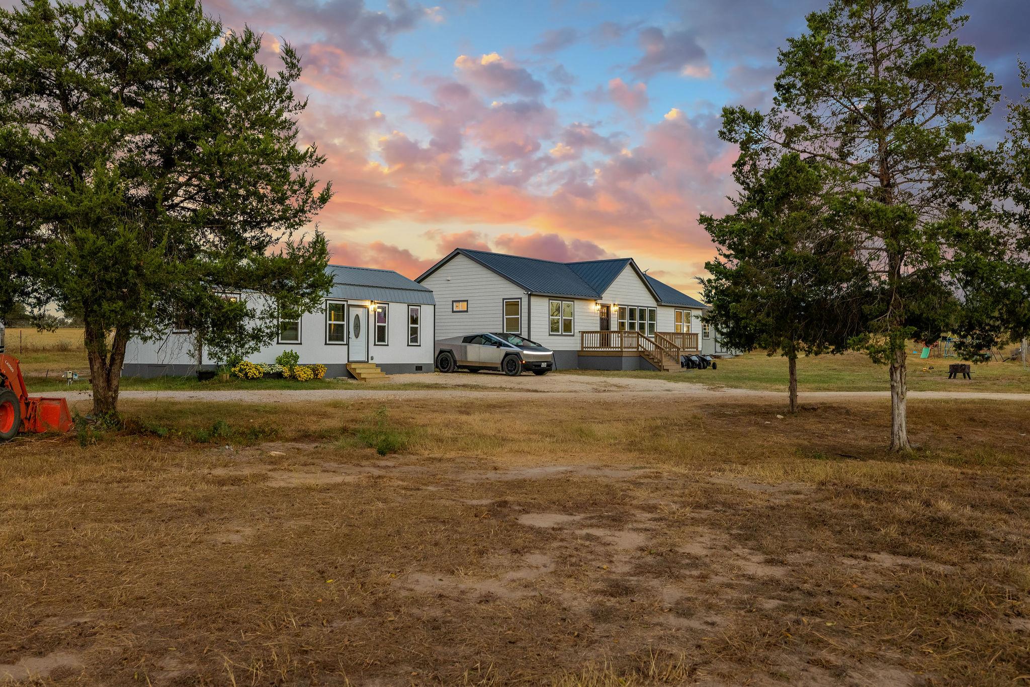 510 Wilson Rd, Red Rock, TX 78662