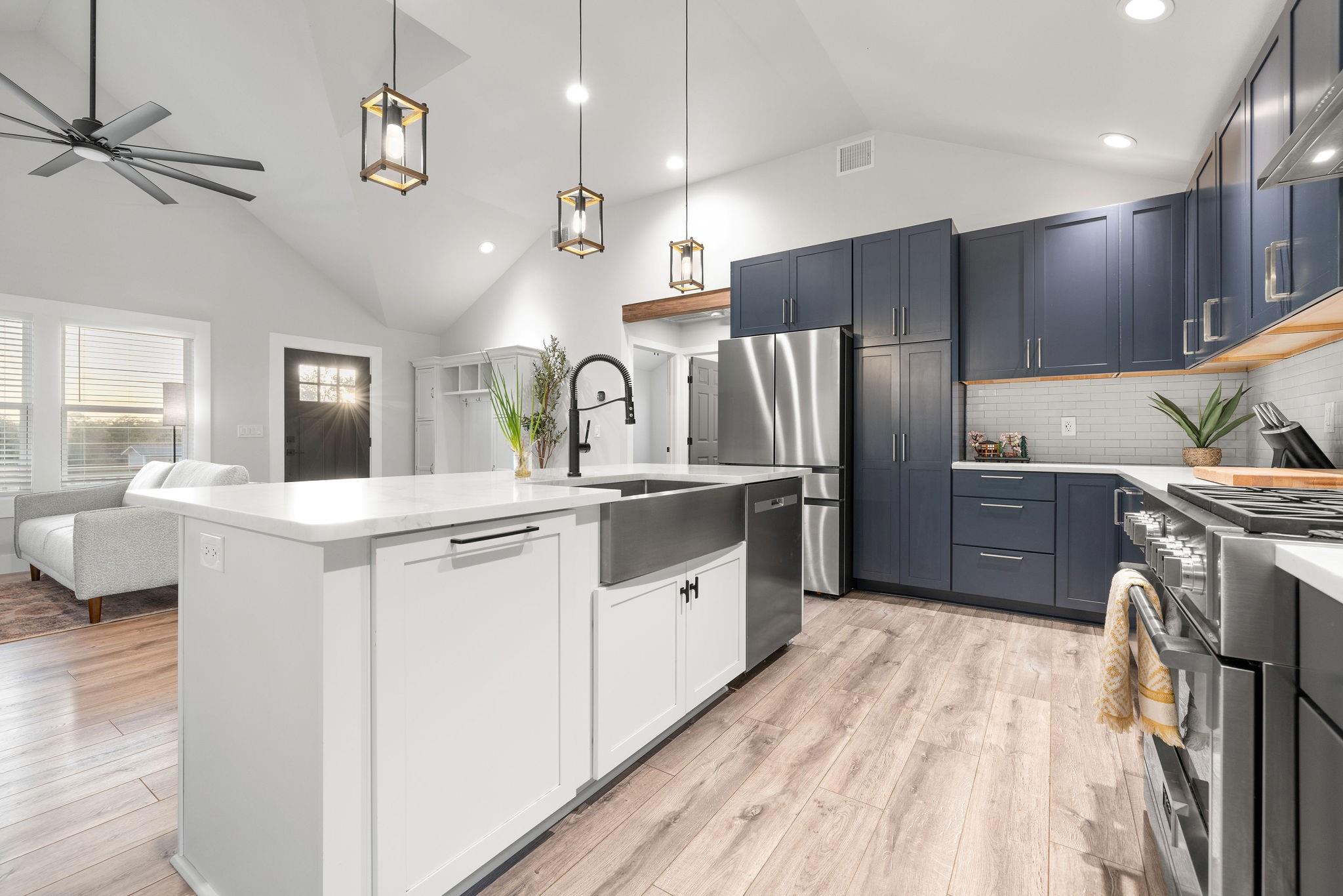 510 Wilson Rd, Red Rock, TX 78662
