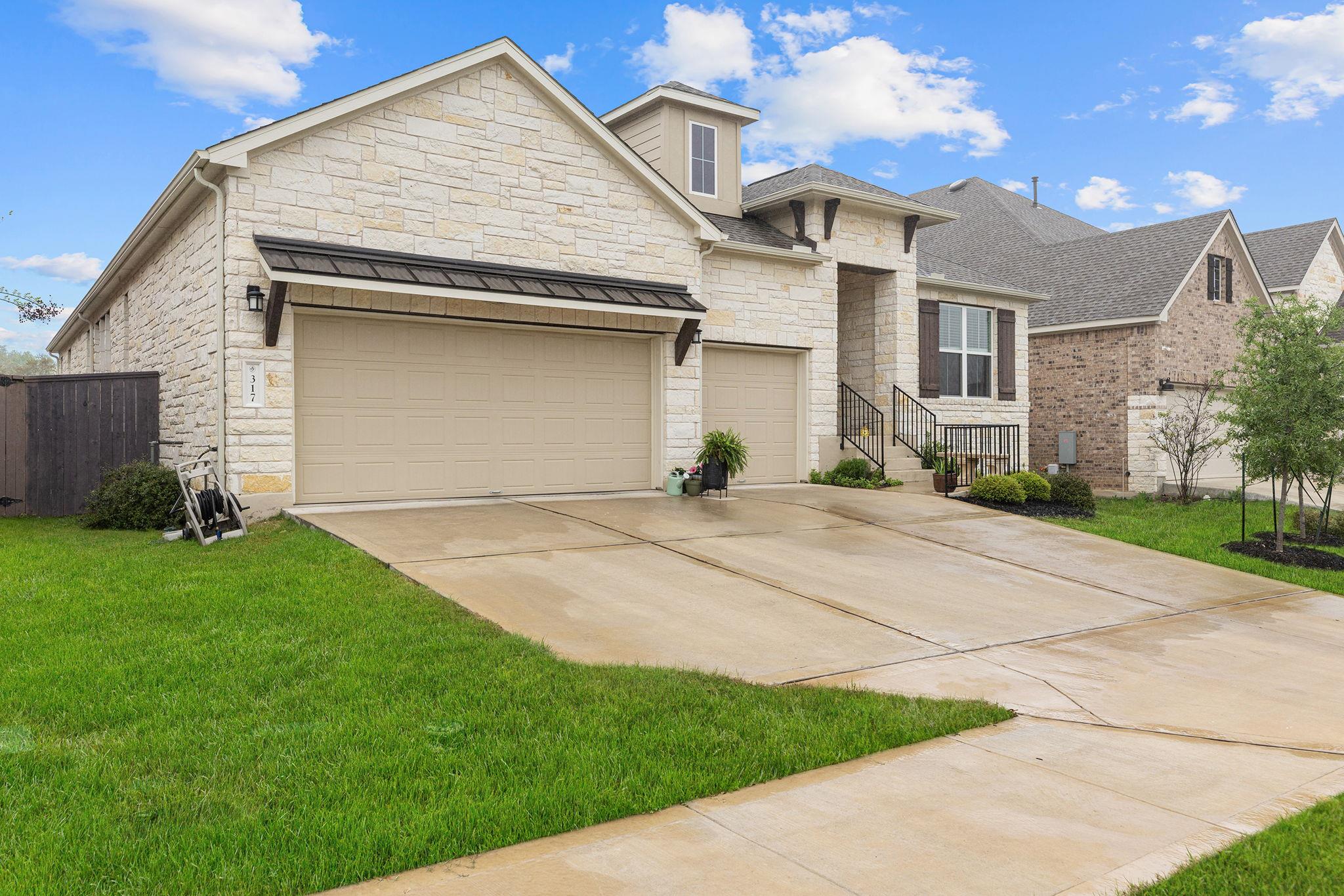 317 Independence Dr, Kyle, TX 78640