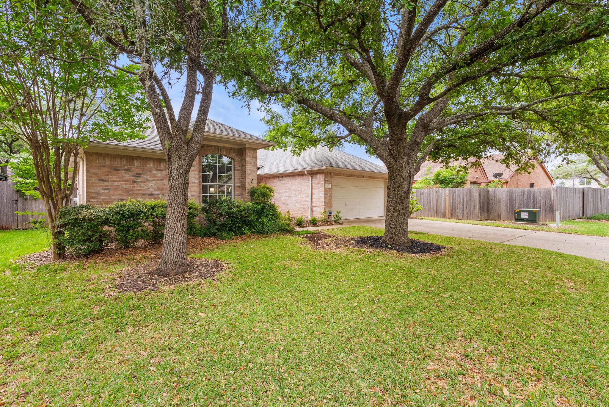 9305 Donner Ln, Austin, TX 78749