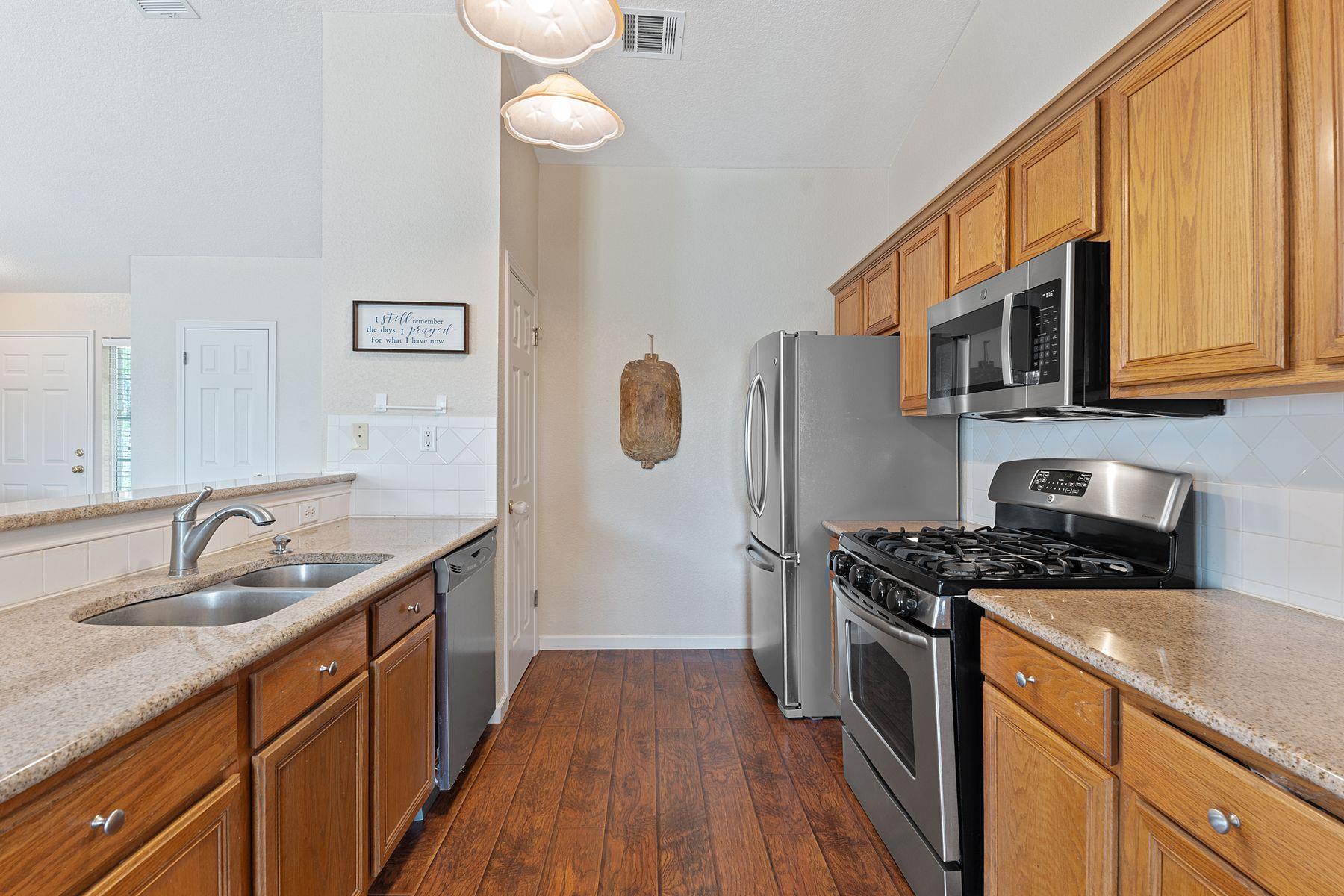 198 Prairie Springs Loop, Georgetown, TX 78626