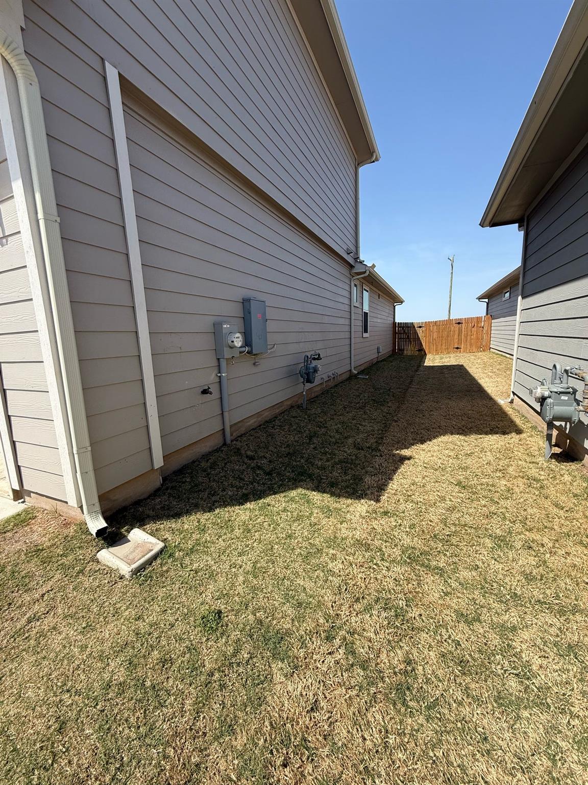 210 Big Cypress Bayou Rd, Hutto, TX 78634