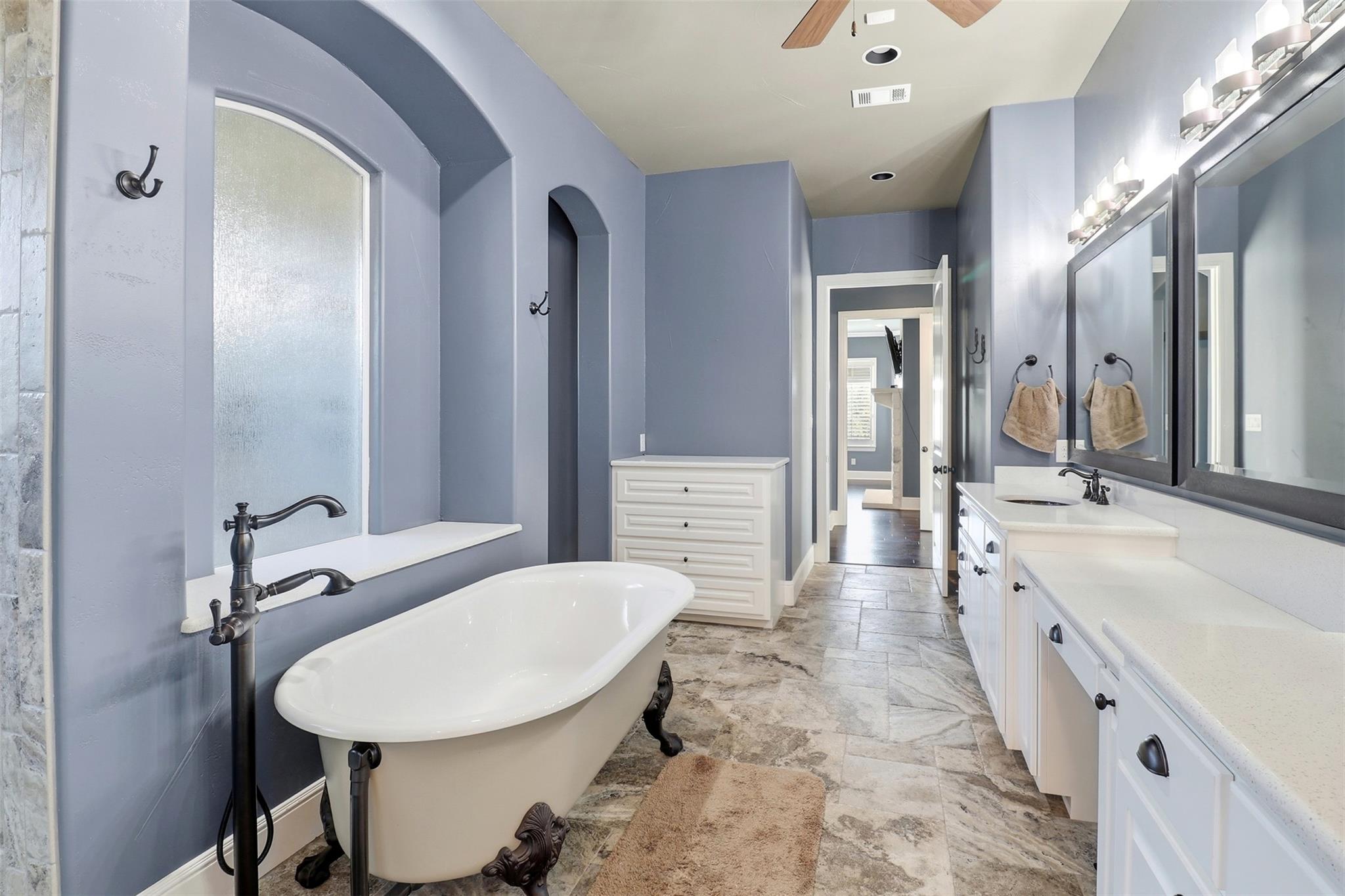 125 Primera Ct, Burnet, TX 78611