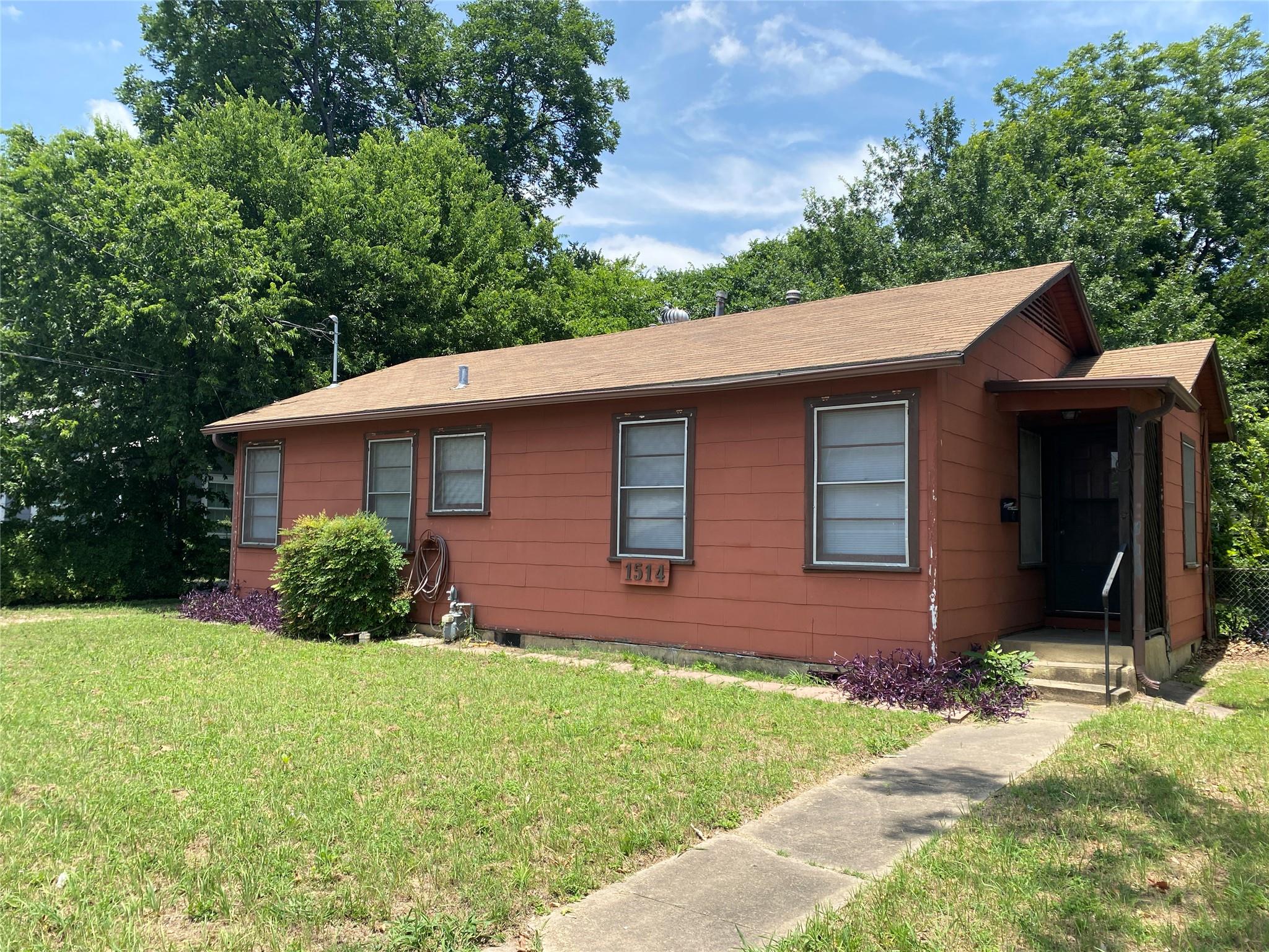 1514 W Koenig Ln, Austin, TX 78756