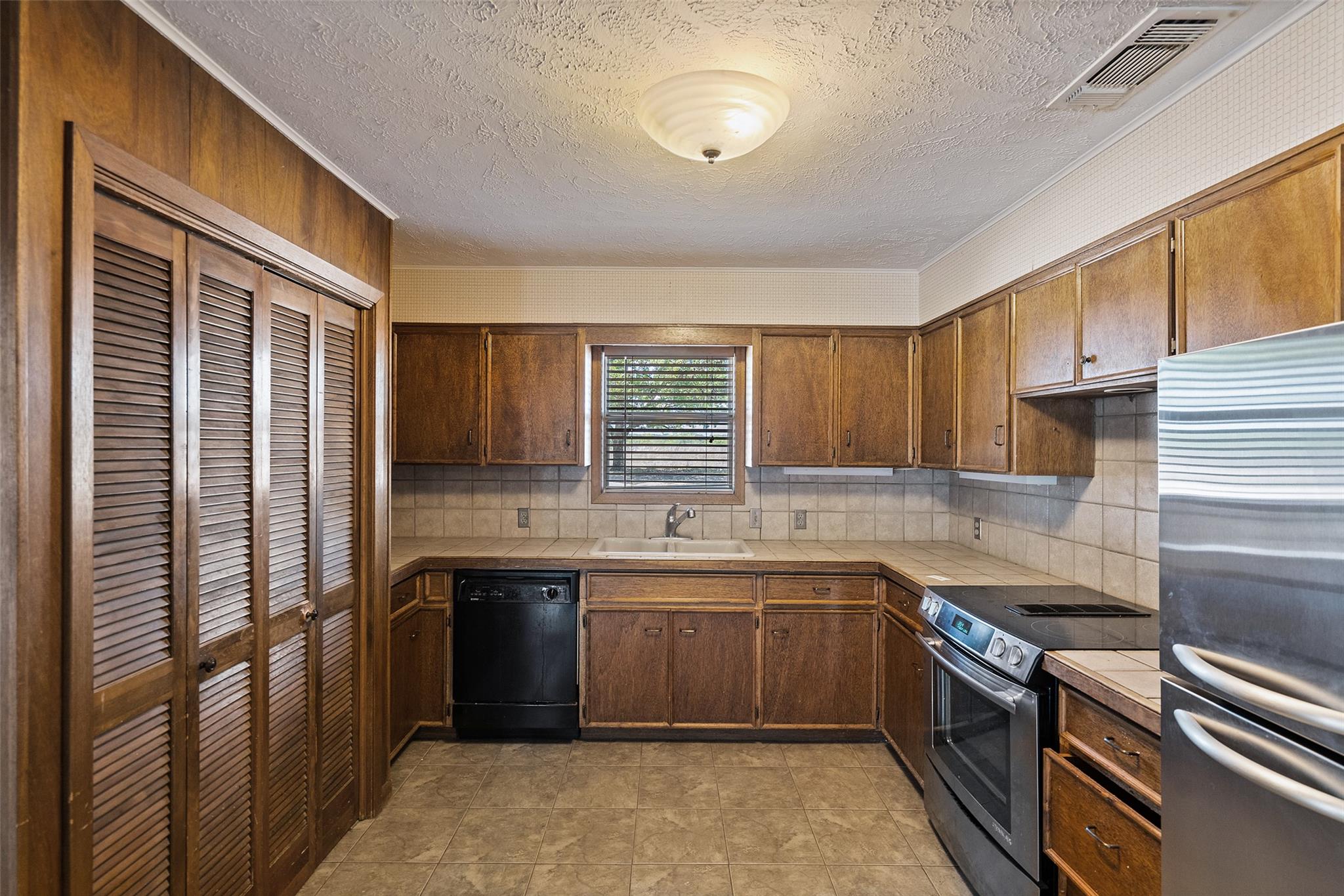 2942 Ranch Road 2766, Johnson City, TX 78636