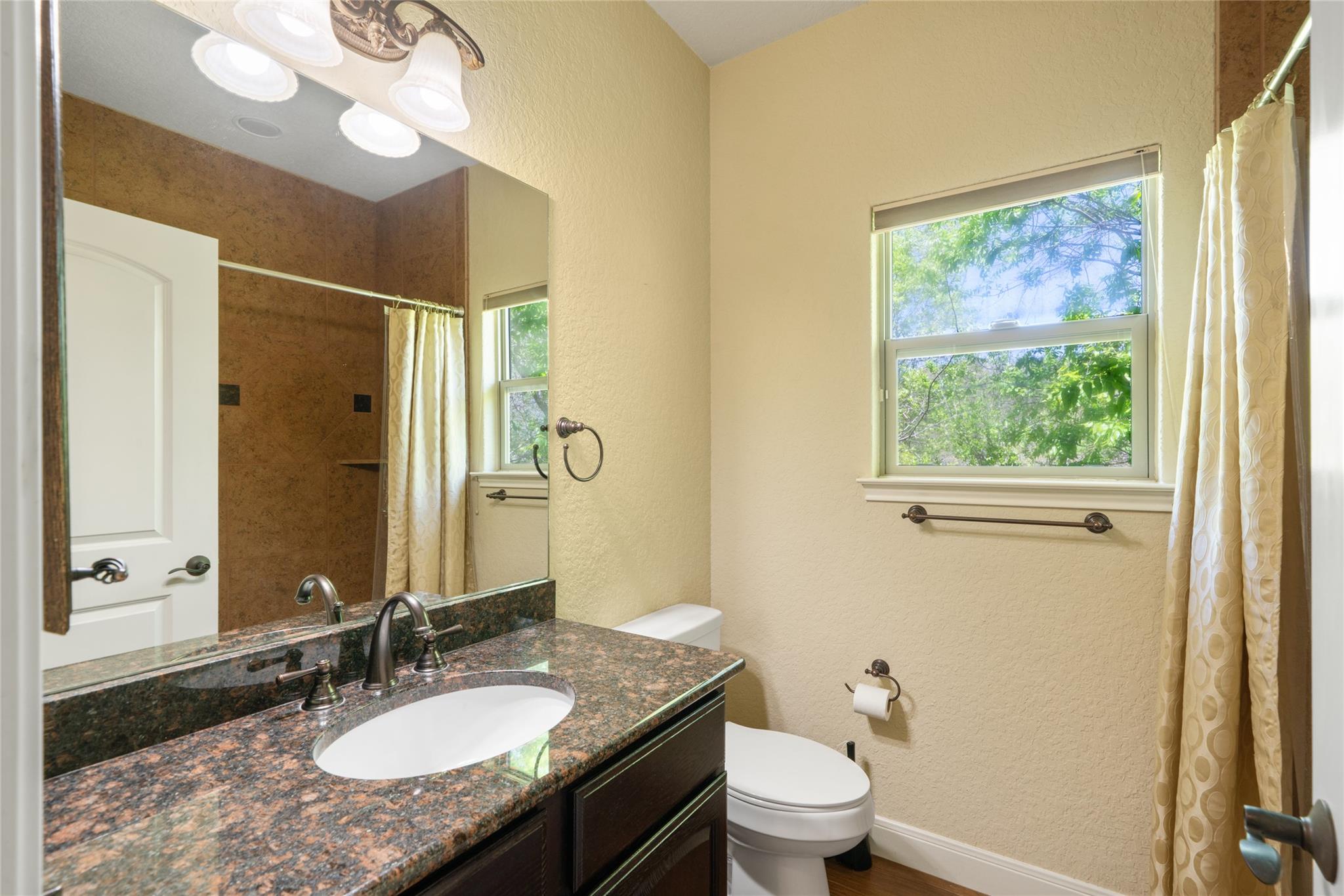 170 ECHO CANYON Dr N, Comfort, TX 78013