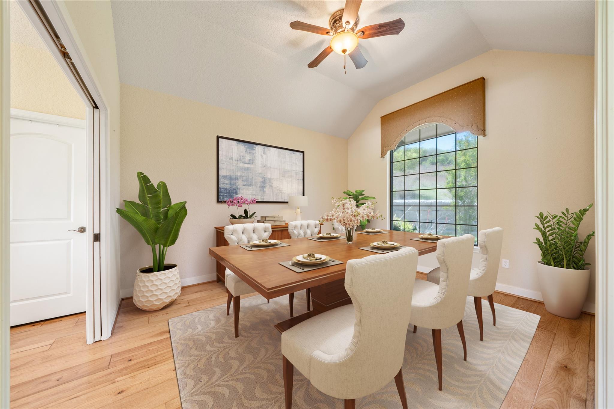 170 ECHO CANYON Dr N, Comfort, TX 78013