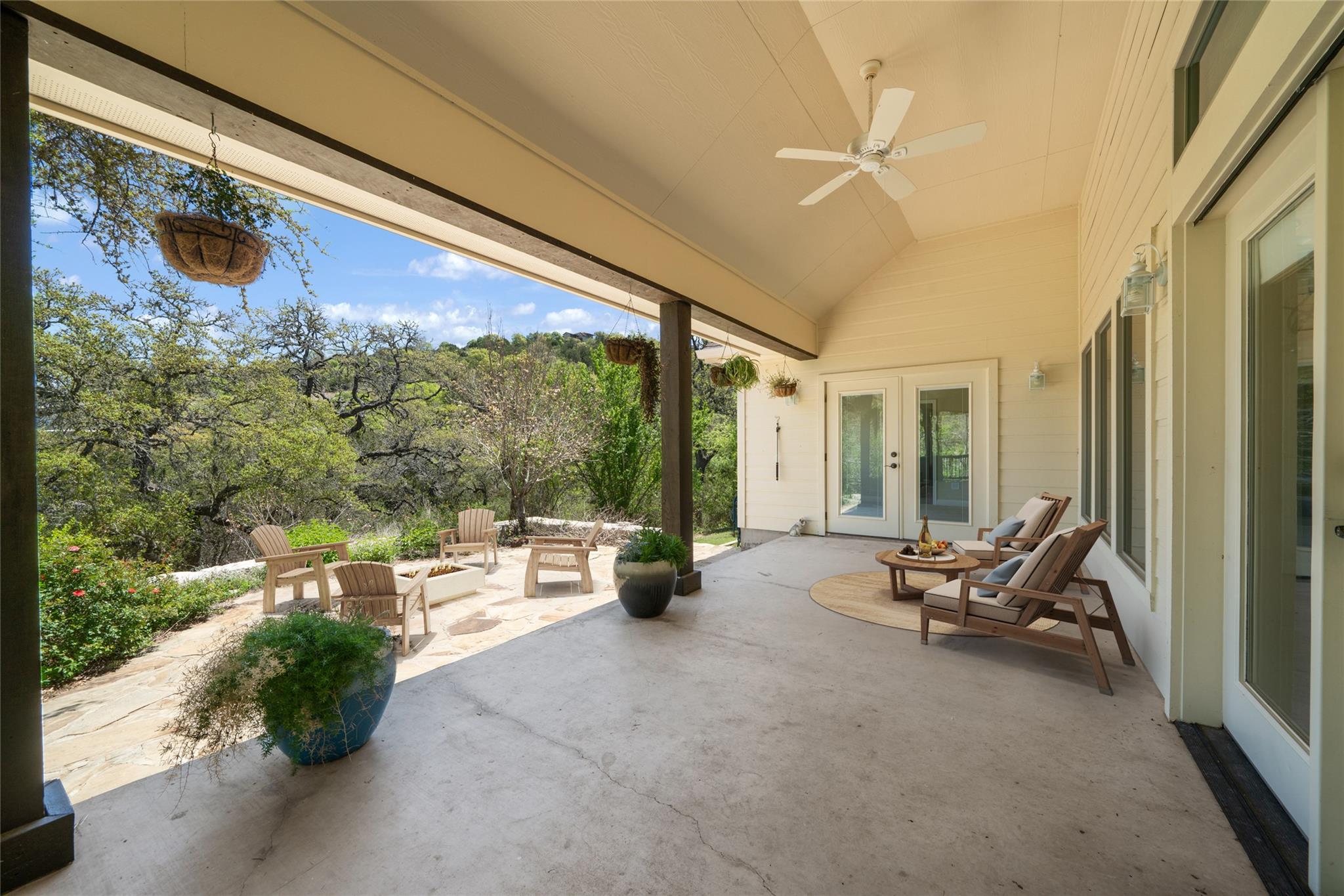 170 ECHO CANYON Dr N, Comfort, TX 78013