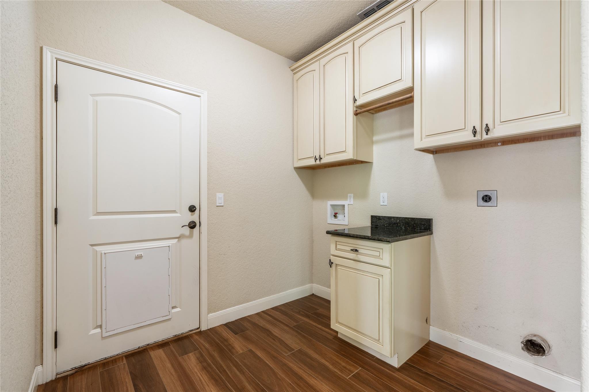 170 ECHO CANYON Dr N, Comfort, TX 78013