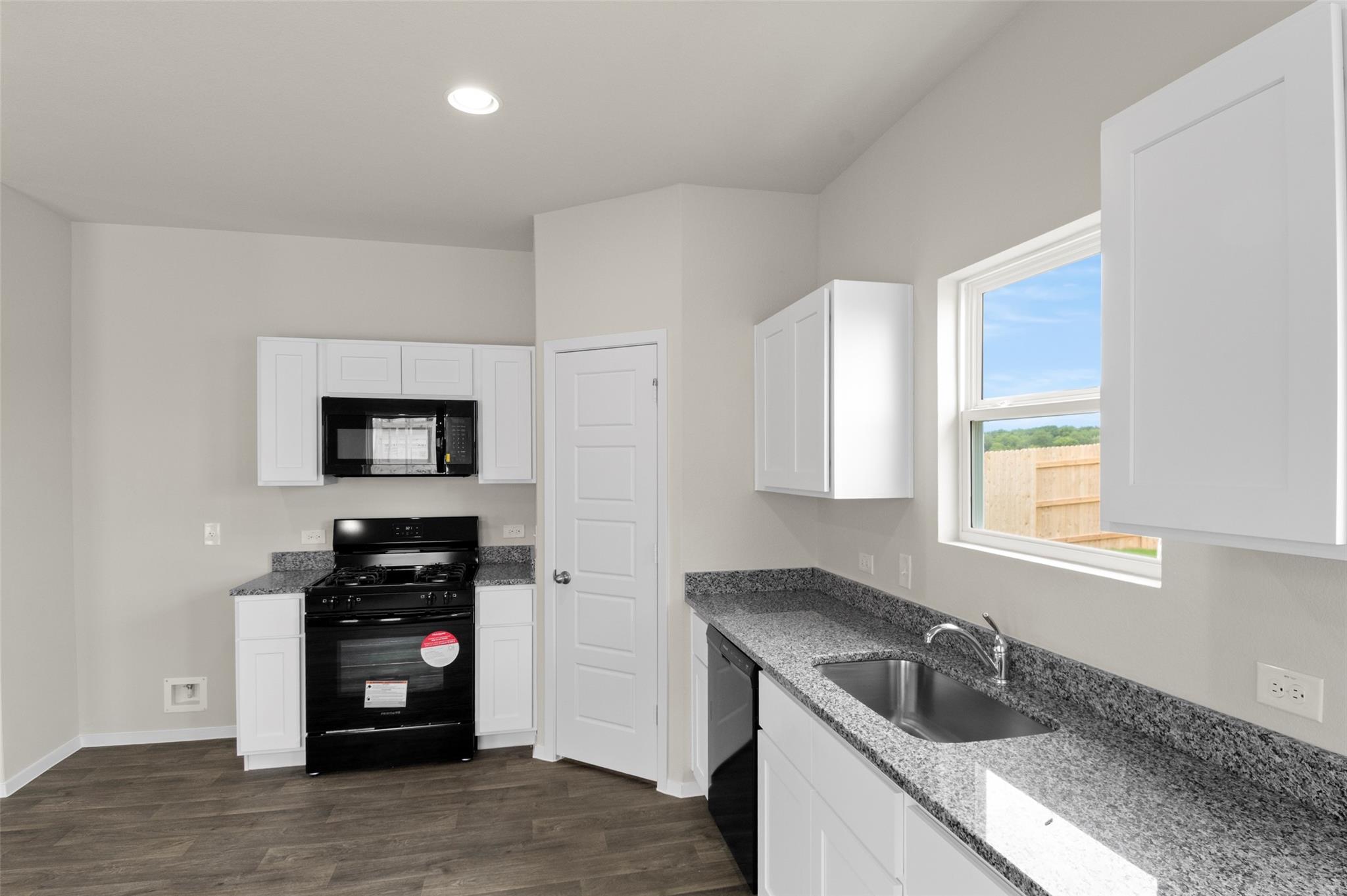 250 Estallo Way, Maxwell, TX 78656