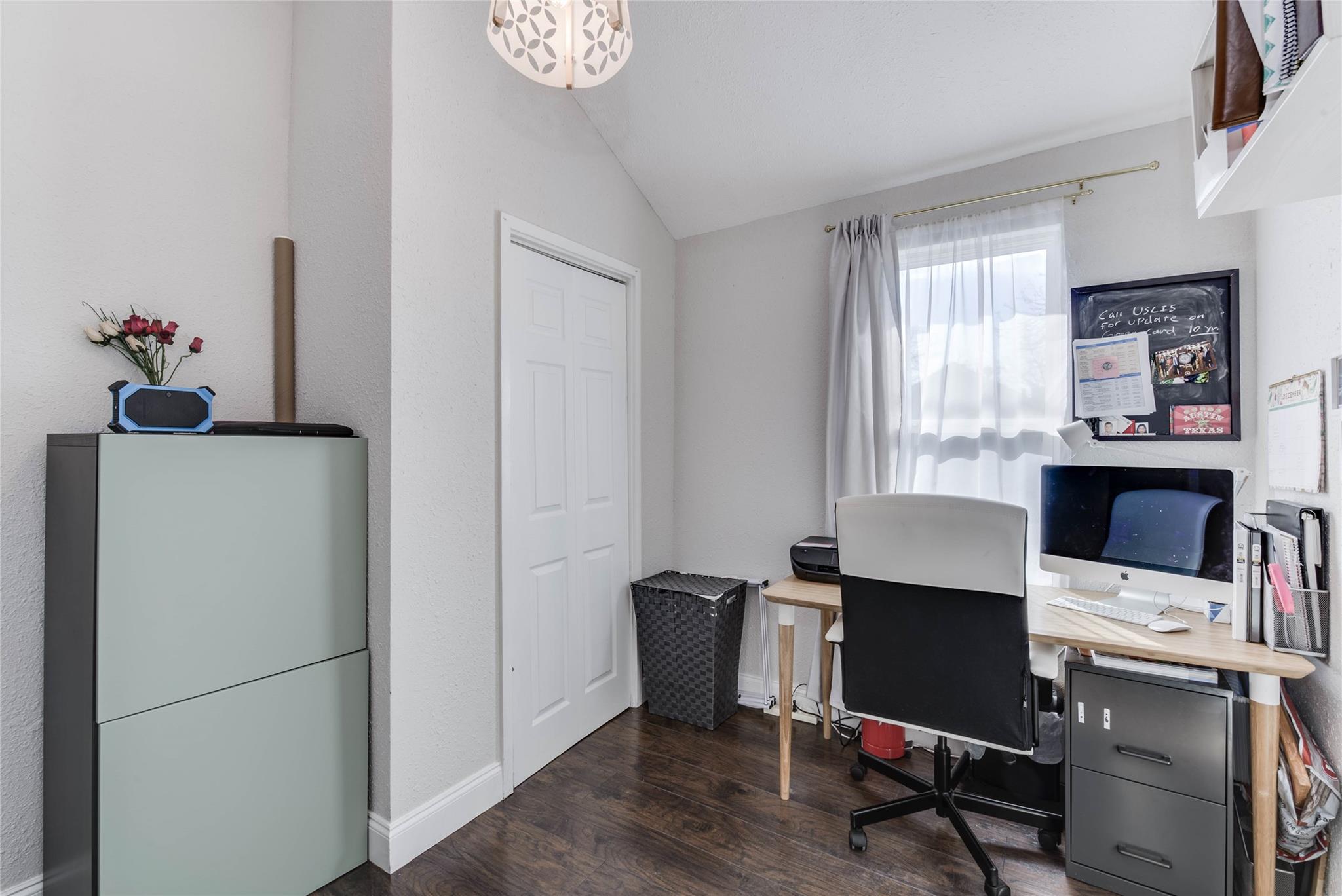 1800 N Walnut Ave N, Austin, TX 78702