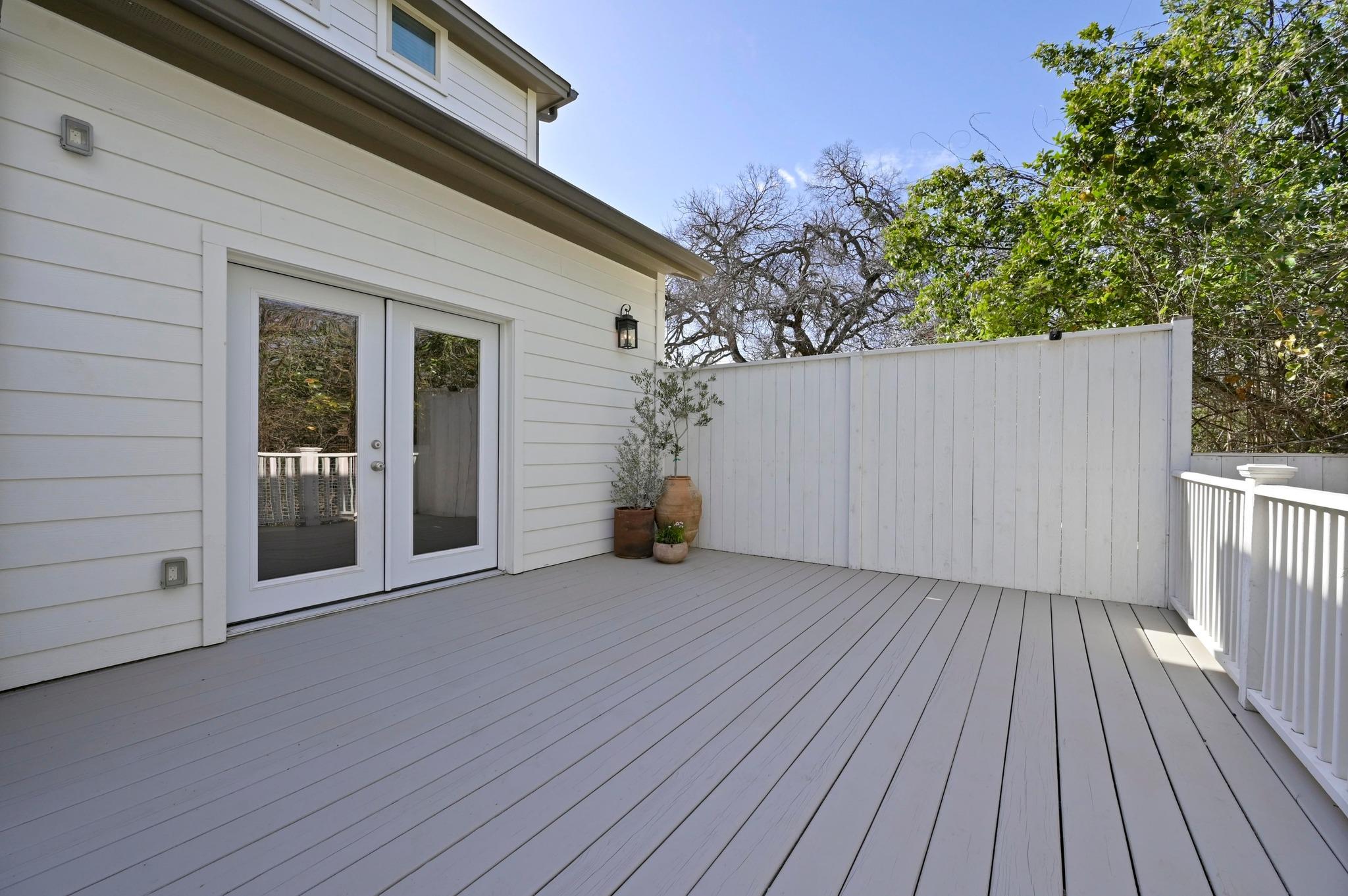 2400 Winsted Ln, Austin, TX 78703