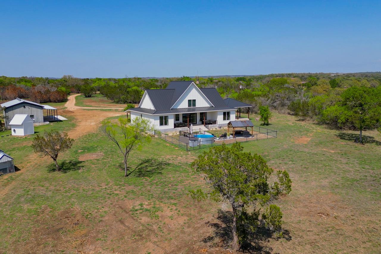 452 Sandy Cemetery Rd, Johnson City, TX 78636