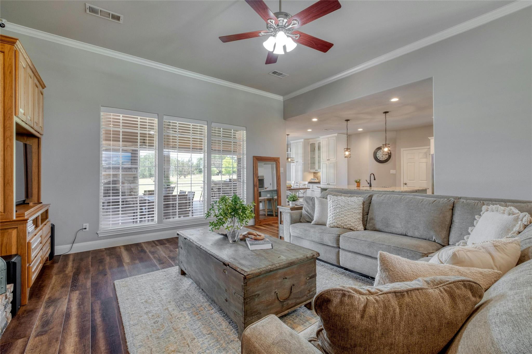 328 Palomino Pl, Liberty Hill, TX 78642