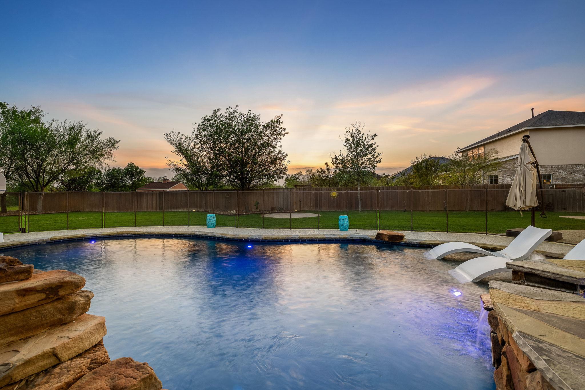 1115 Enclave Way, Hutto, TX 78634