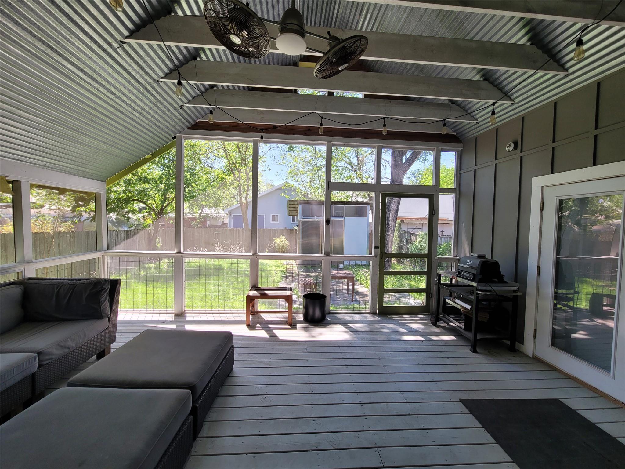 1911 Tillotson Ave, Austin, TX 78702