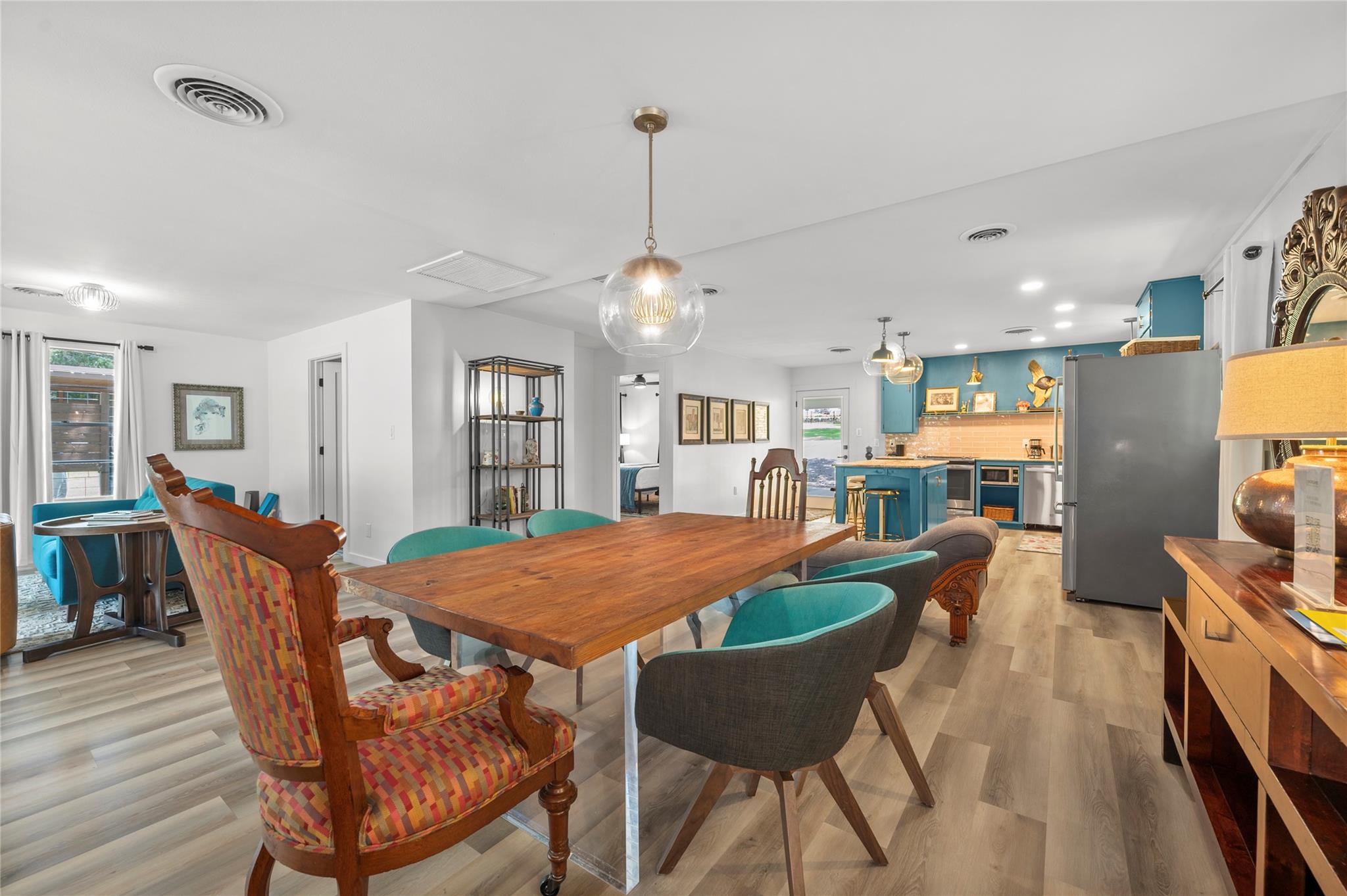 3100 Edgewater Dr, Austin, TX 78733