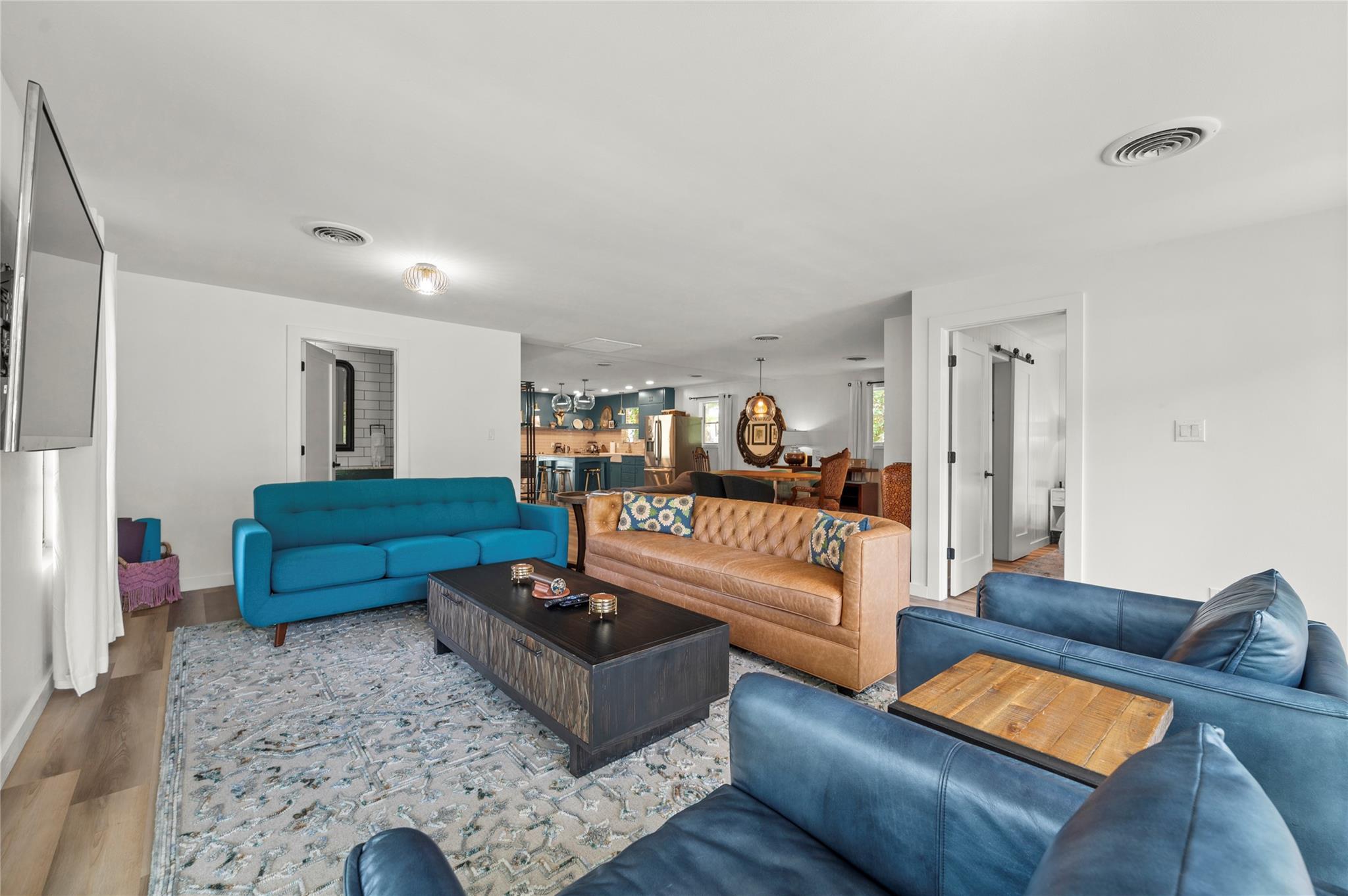 3100 Edgewater Dr, Austin, TX 78733